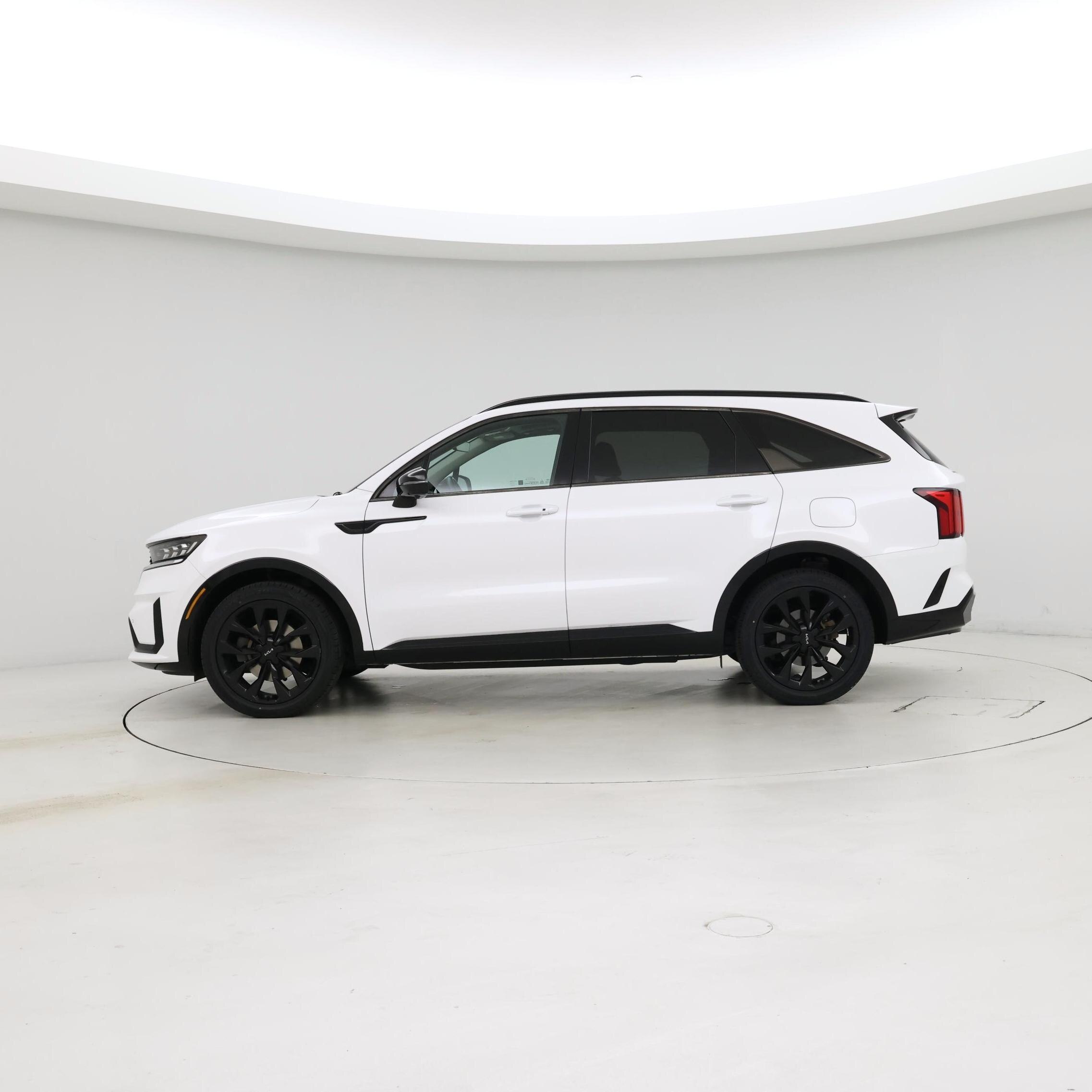 Thumbnail: 2022 Kia Sorento - 3