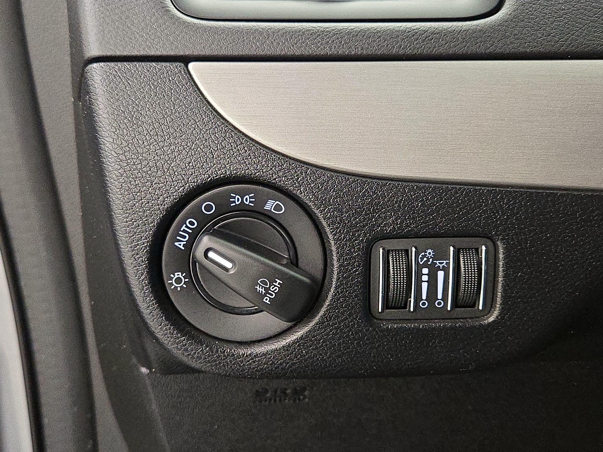 Thumbnail: 2019 Dodge Grand Caravan - 13
