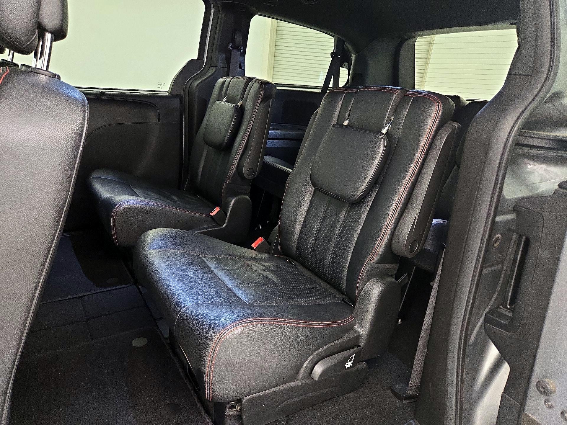 Thumbnail: 2019 Dodge Grand Caravan - 19