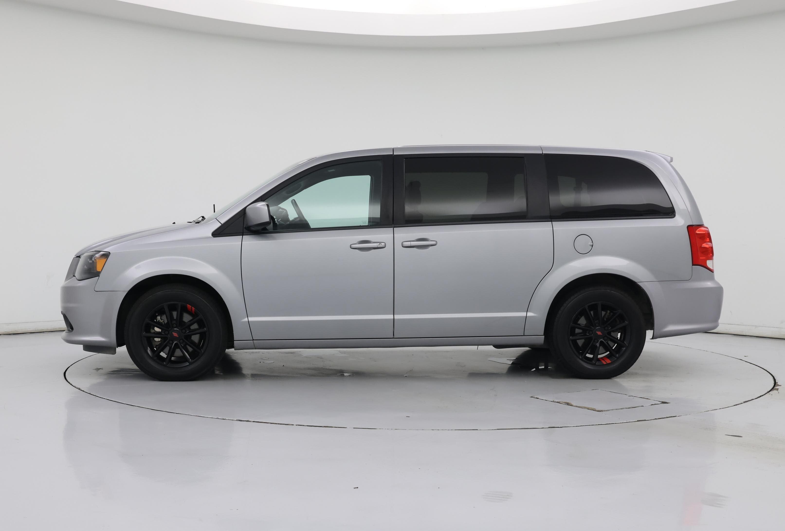Thumbnail: 2019 Dodge Grand Caravan - 3