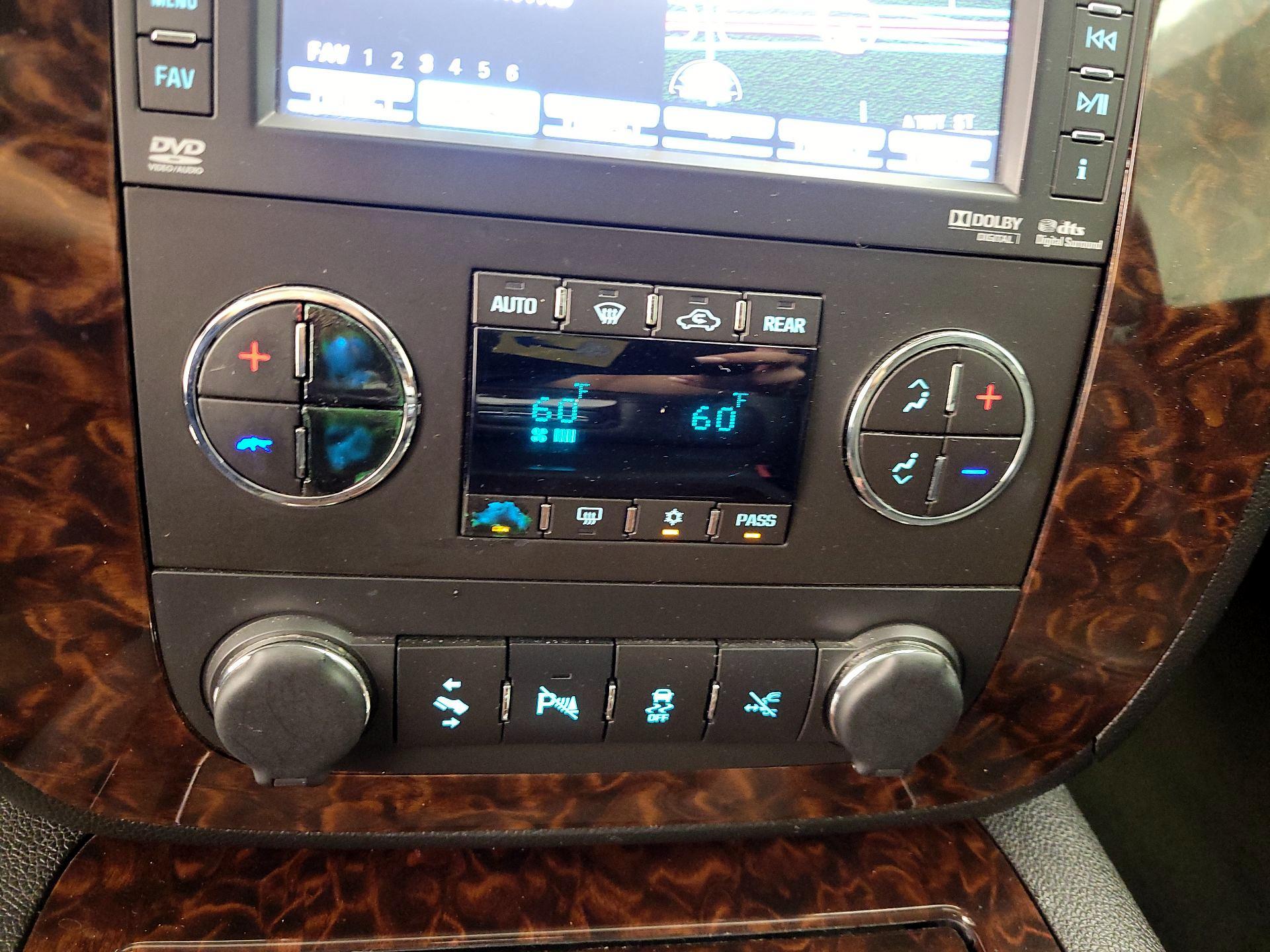 Thumbnail: 2013 GMC Yukon - 17