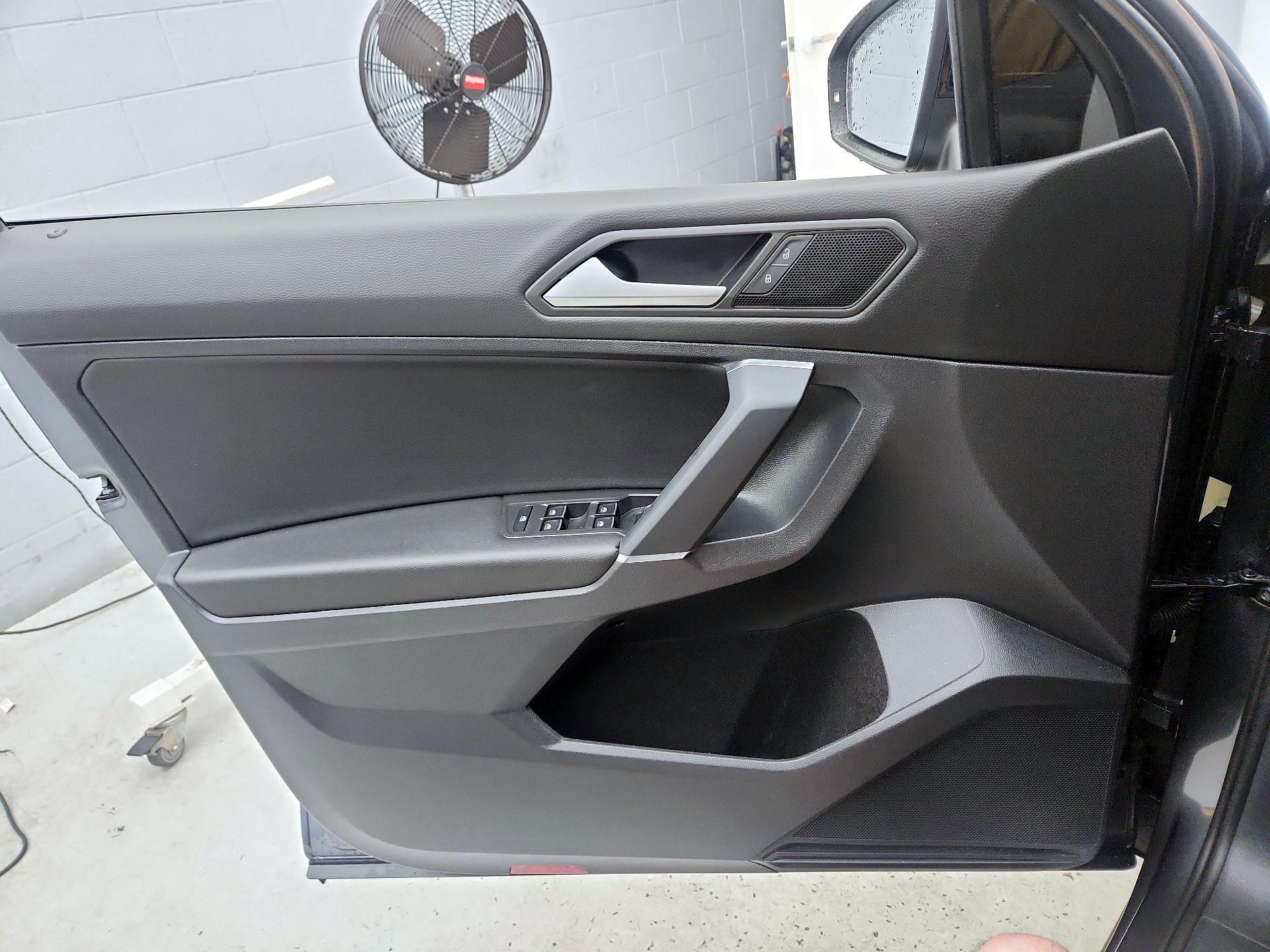 Thumbnail: 2020 Volkswagen Tiguan - 12