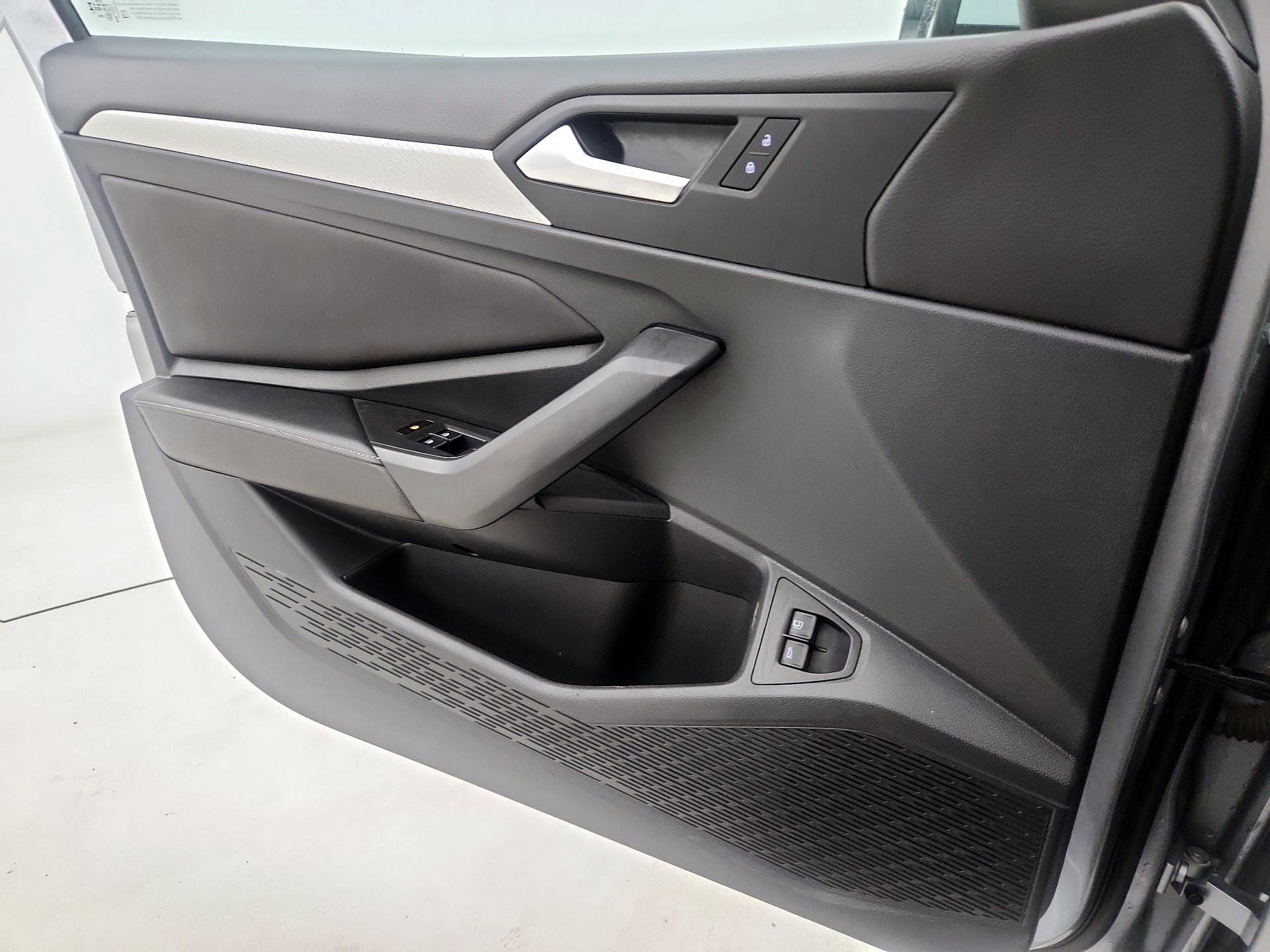 Thumbnail: 2023 Volkswagen Jetta - 12