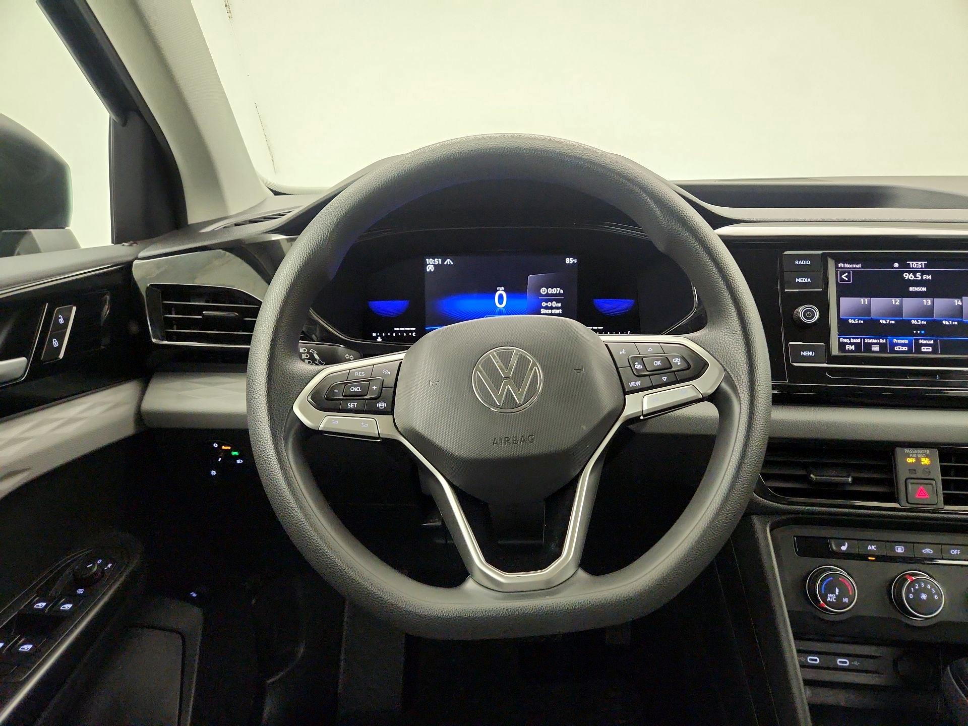 Thumbnail: 2022 Volkswagen Taos - 10