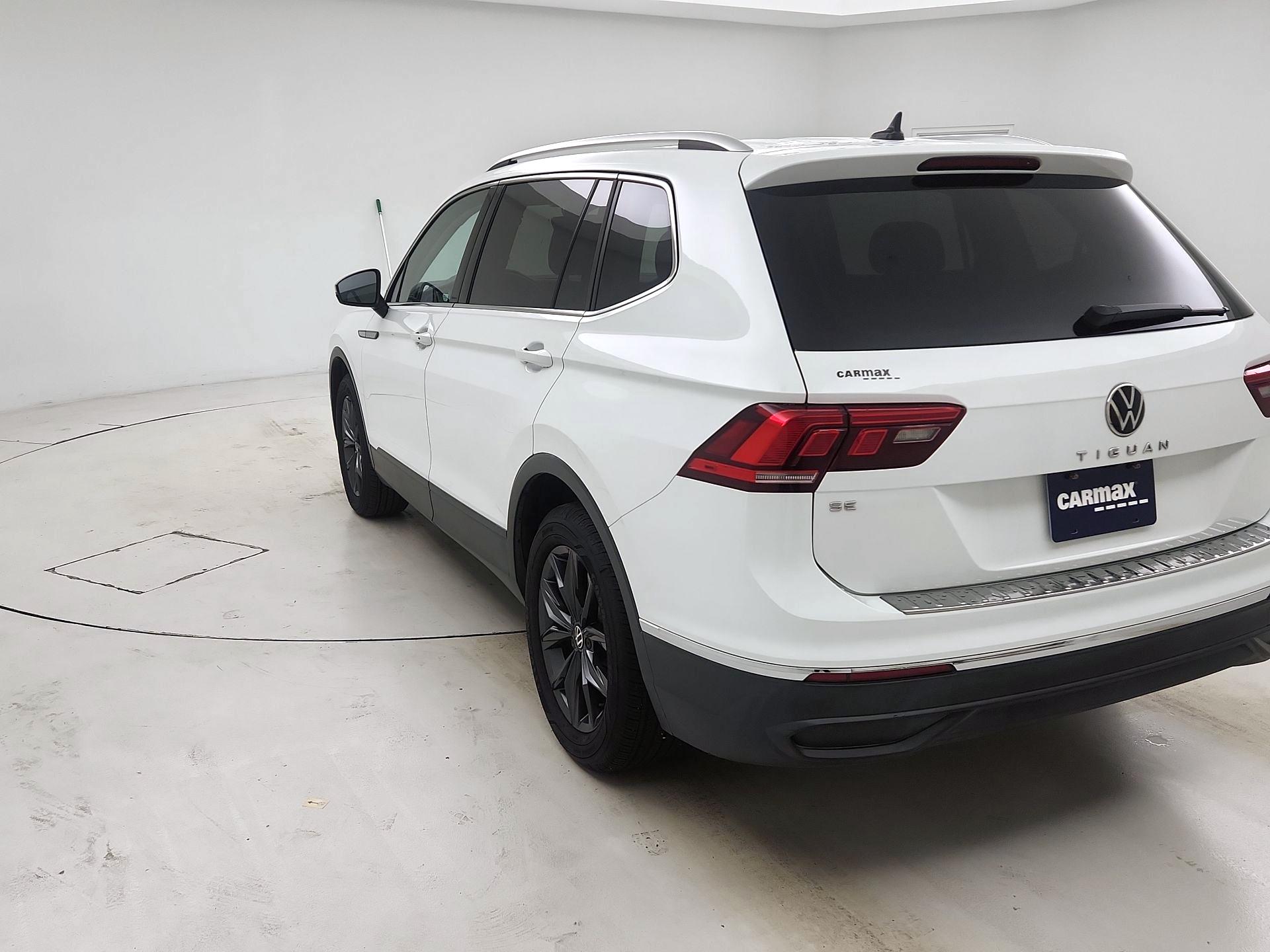 Thumbnail: 2022 Volkswagen Tiguan - 7