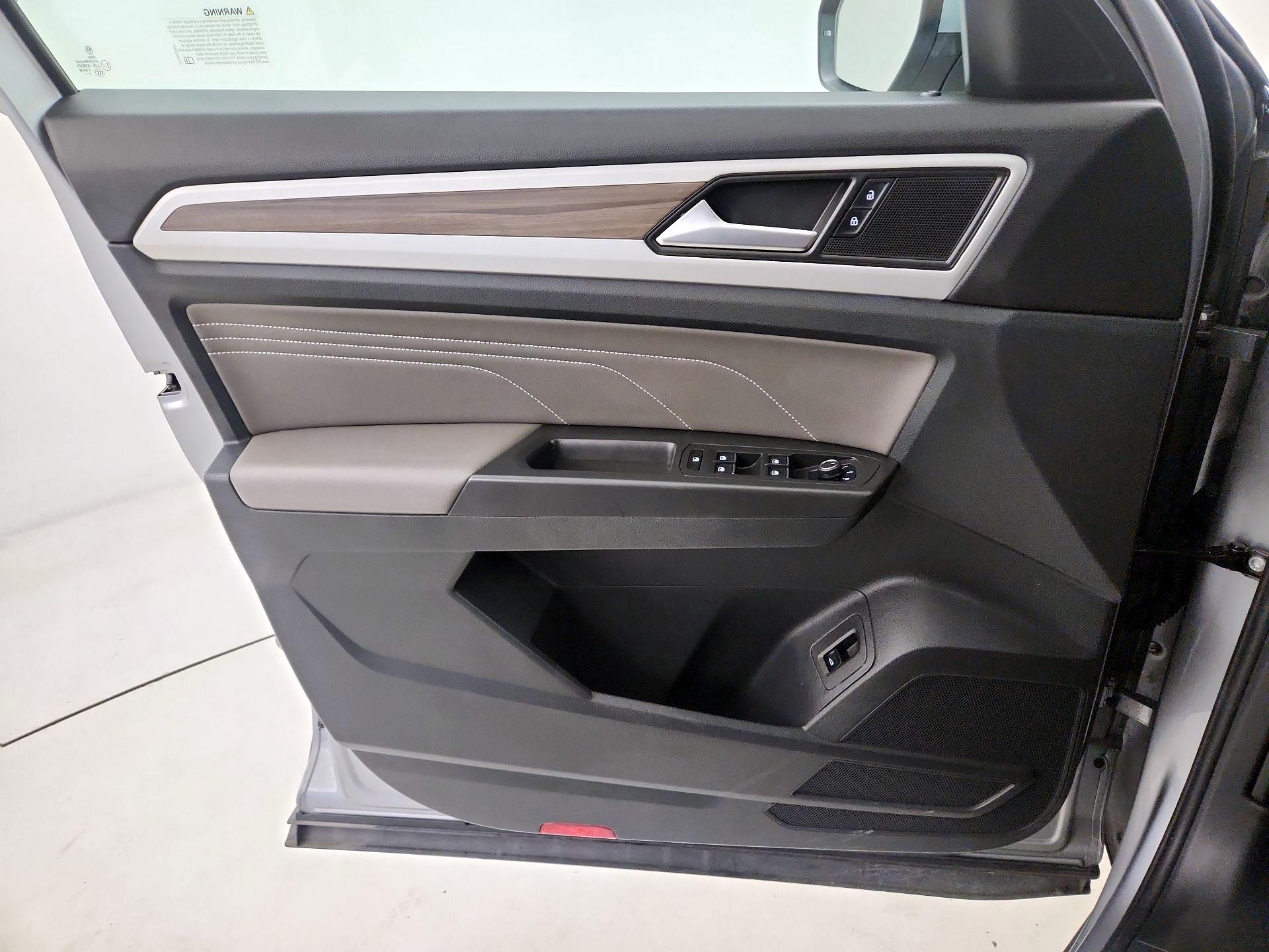 Thumbnail: 2023 Volkswagen Atlas - 12