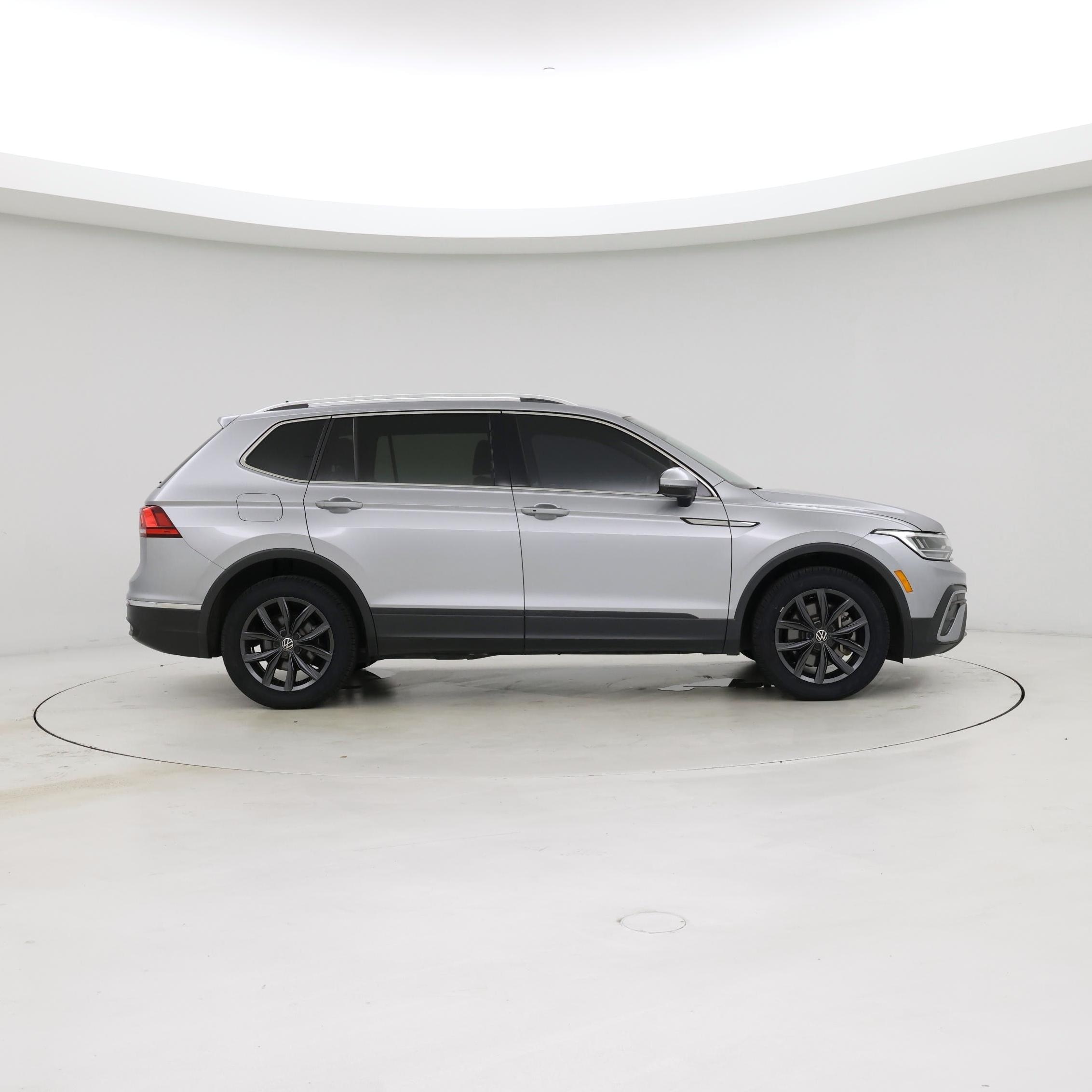 Thumbnail: 2022 Volkswagen Tiguan - 7