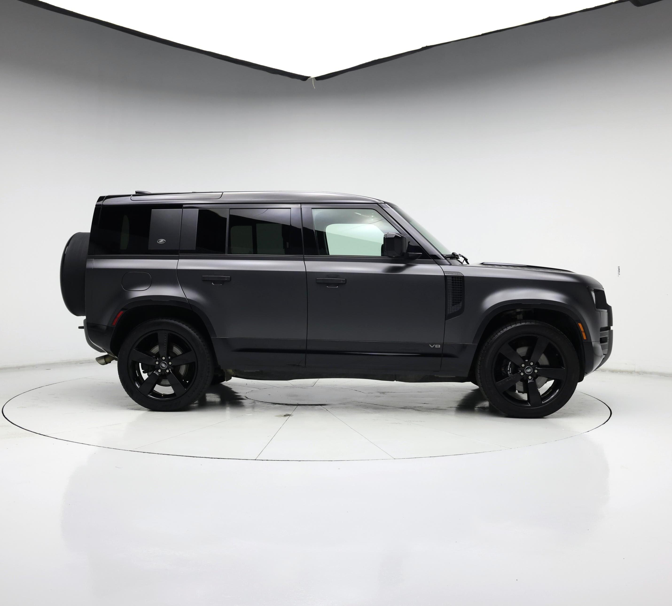 Thumbnail: 2023 Land Rover Defender - 7