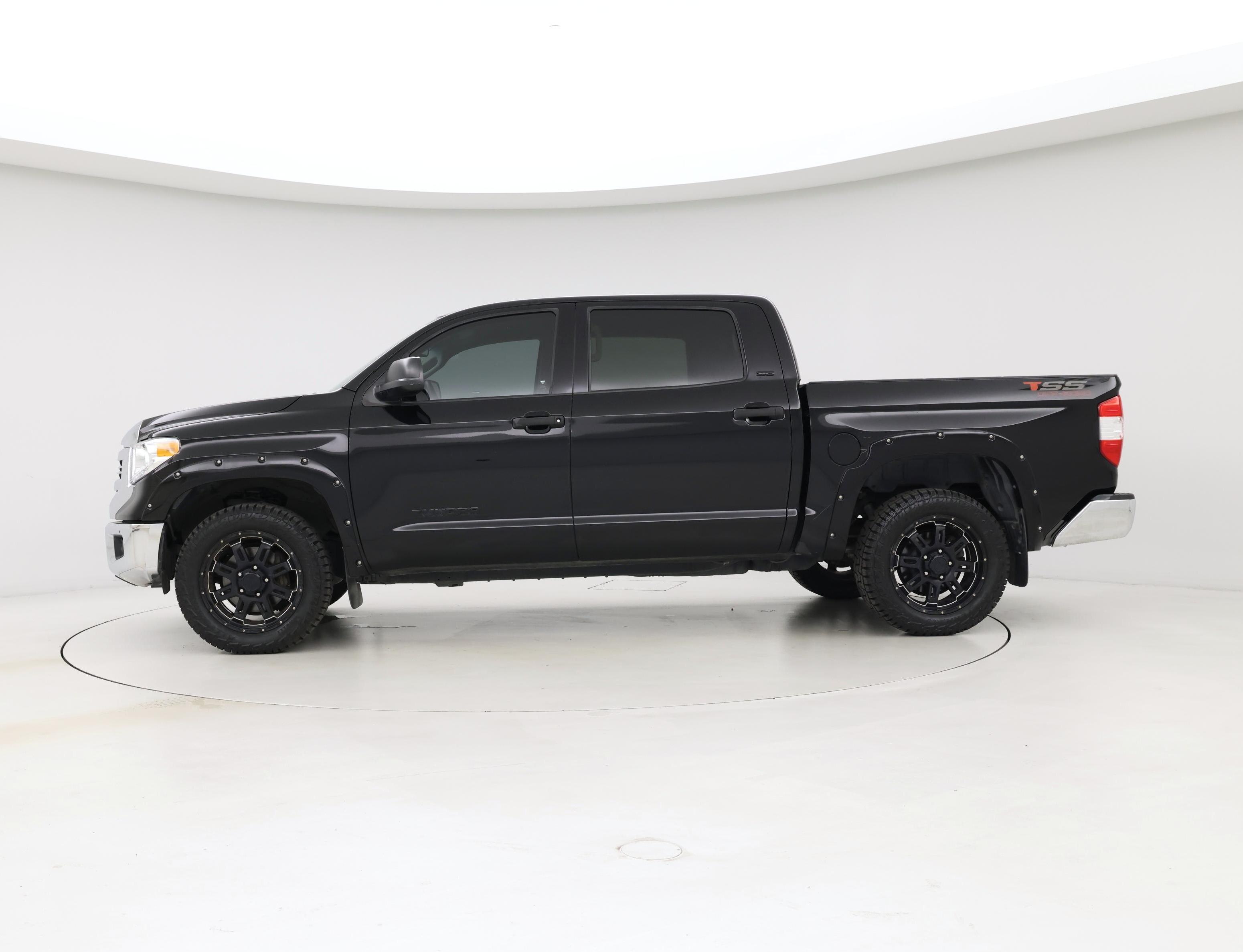 Thumbnail: 2017 Toyota Tundra - 3