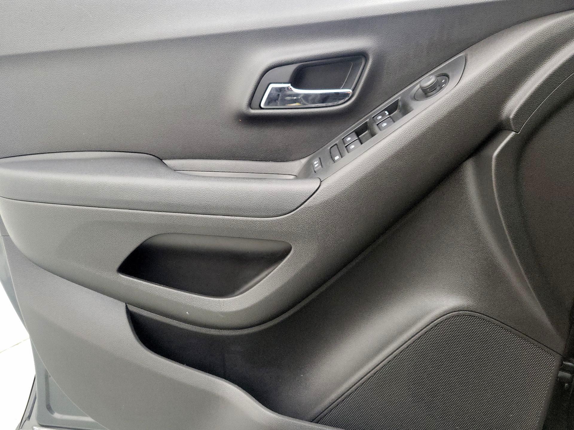 Thumbnail: 2020 Chevrolet Trax - 12