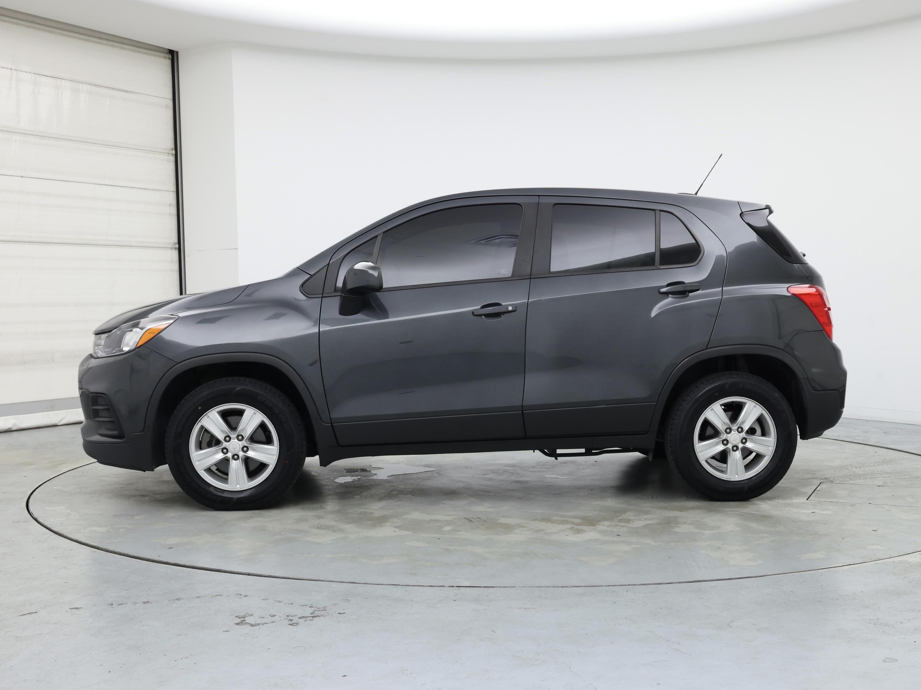 Thumbnail: 2020 Chevrolet Trax - 3