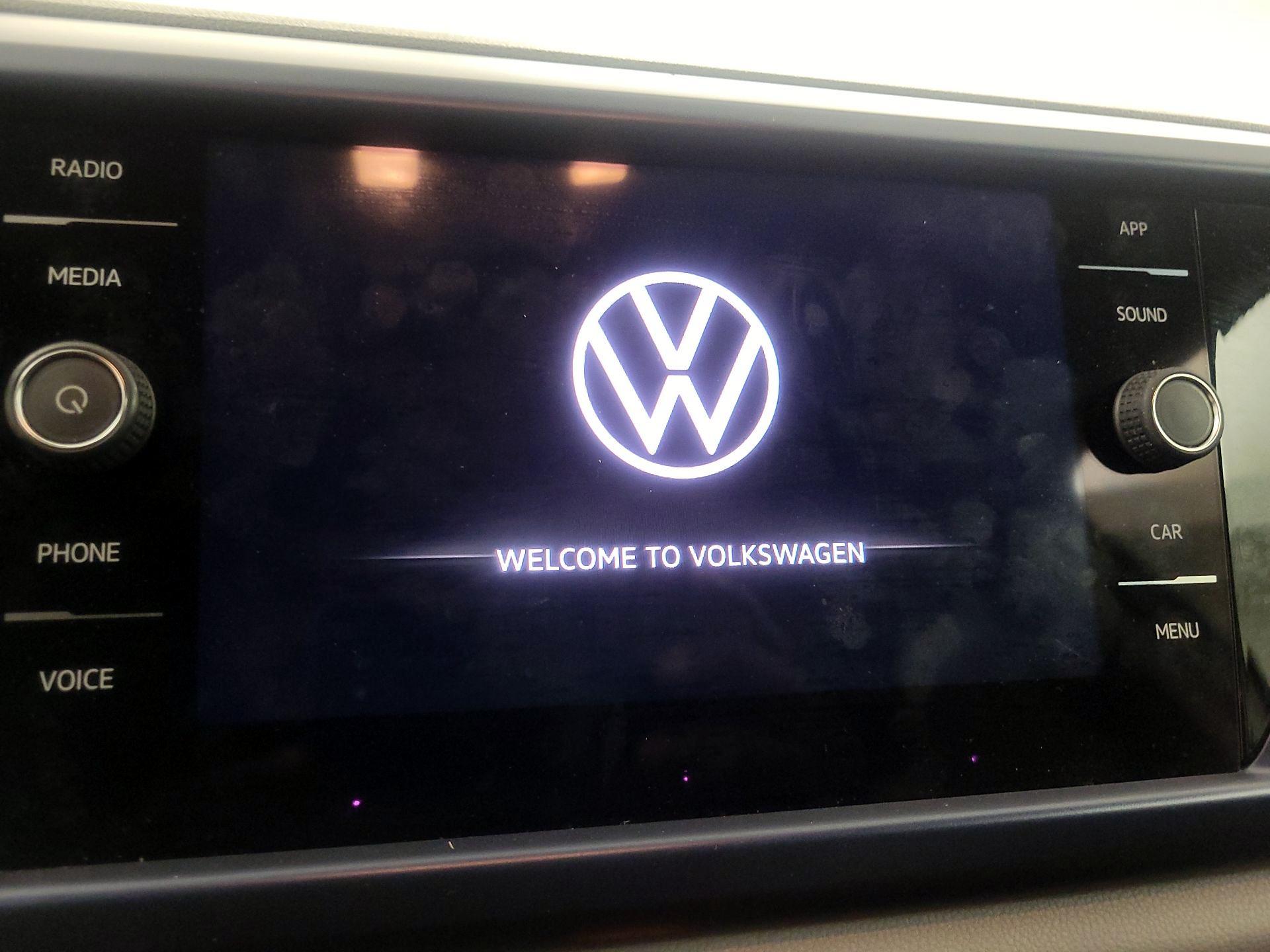 Thumbnail: 2022 Volkswagen Taos - 15
