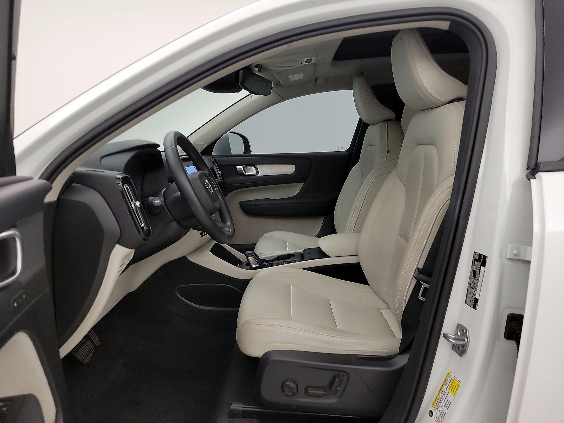 Thumbnail: 2021 Volvo XC40 - 11