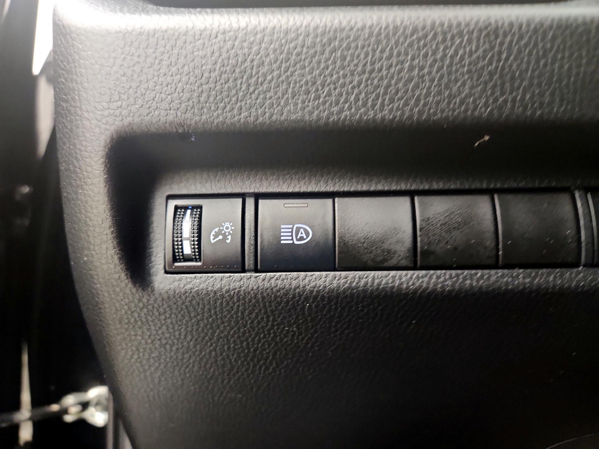 Thumbnail: 2021 Toyota RAV4 - 13