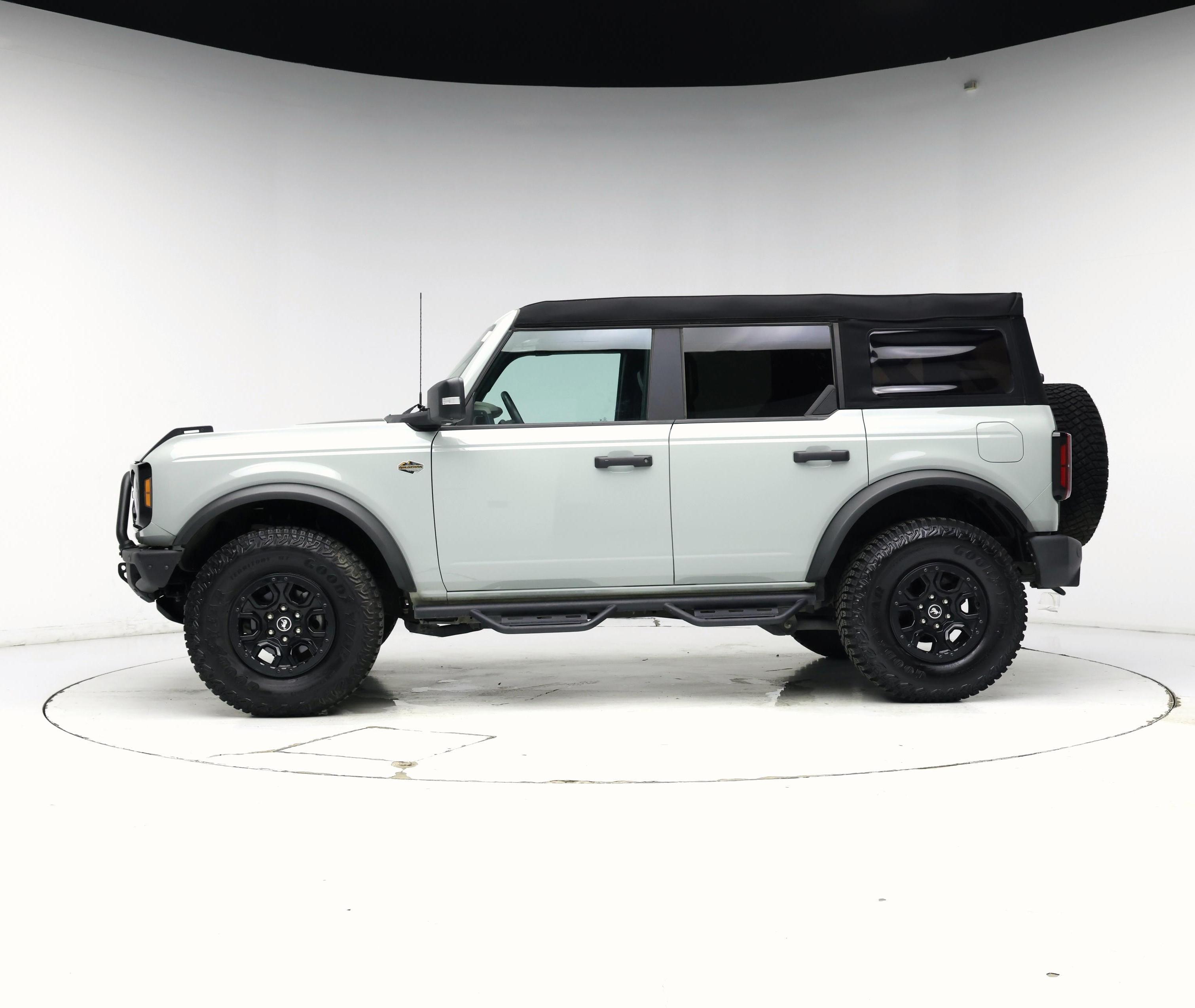 Thumbnail: 2023 Ford Bronco - 3