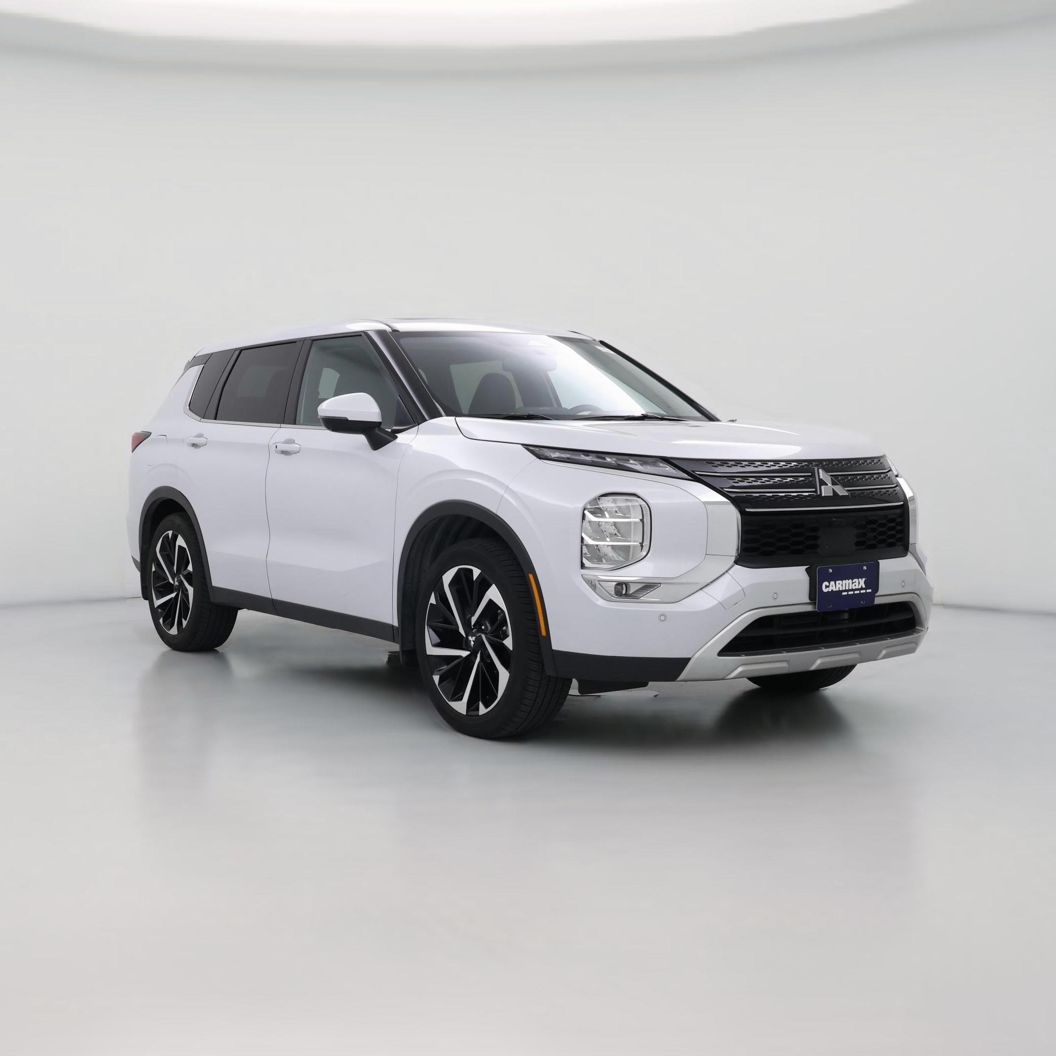 Thumbnail: 2024 Mitsubishi Outlander - 1