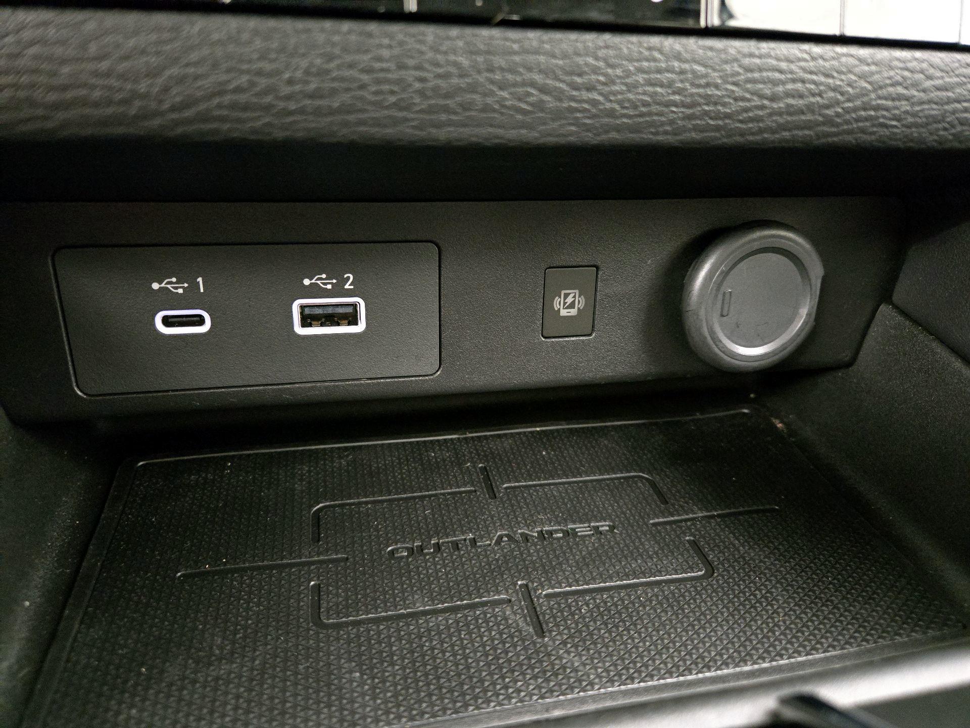 Thumbnail: 2024 Mitsubishi Outlander - 19