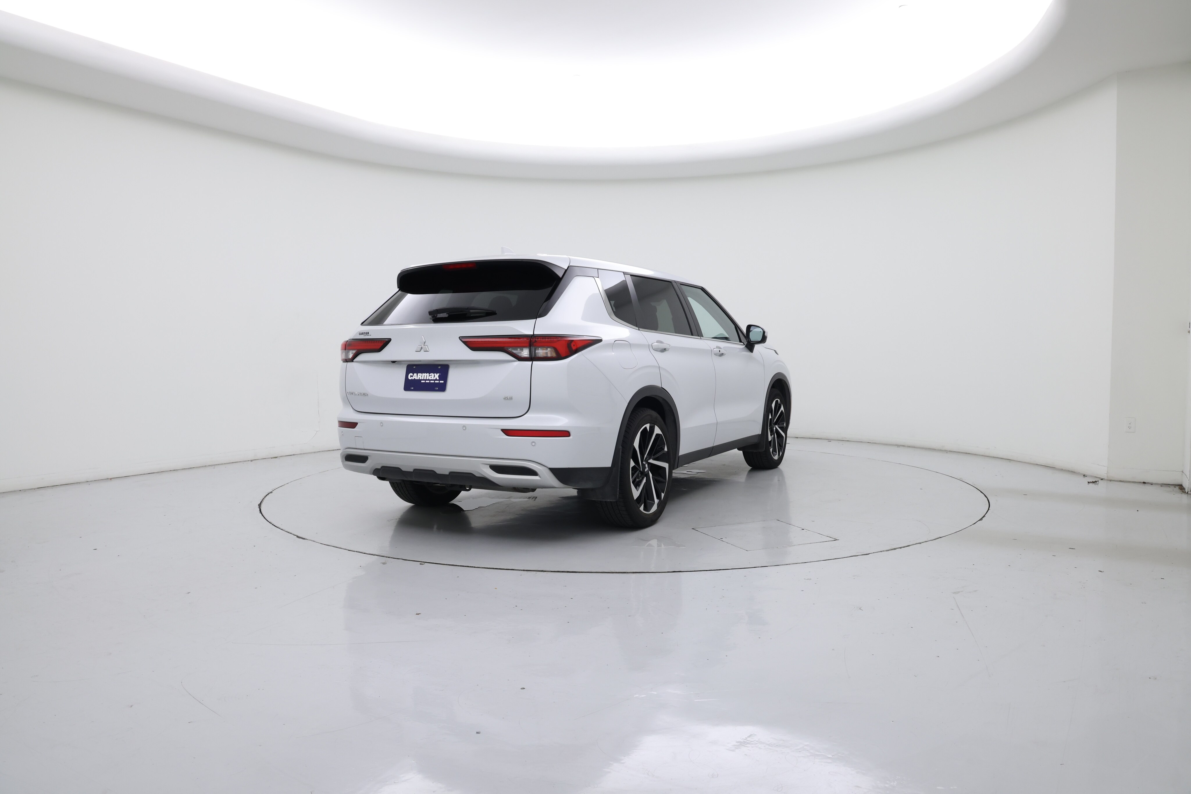 Thumbnail: 2024 Mitsubishi Outlander - 8