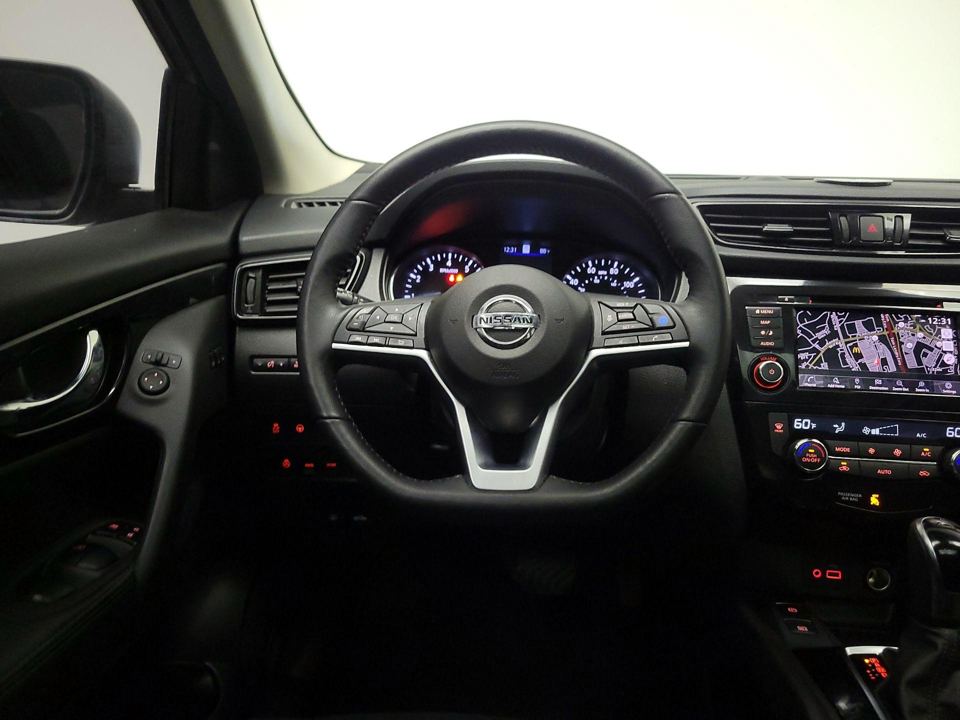 Thumbnail: 2022 Nissan Rogue Sport - 10