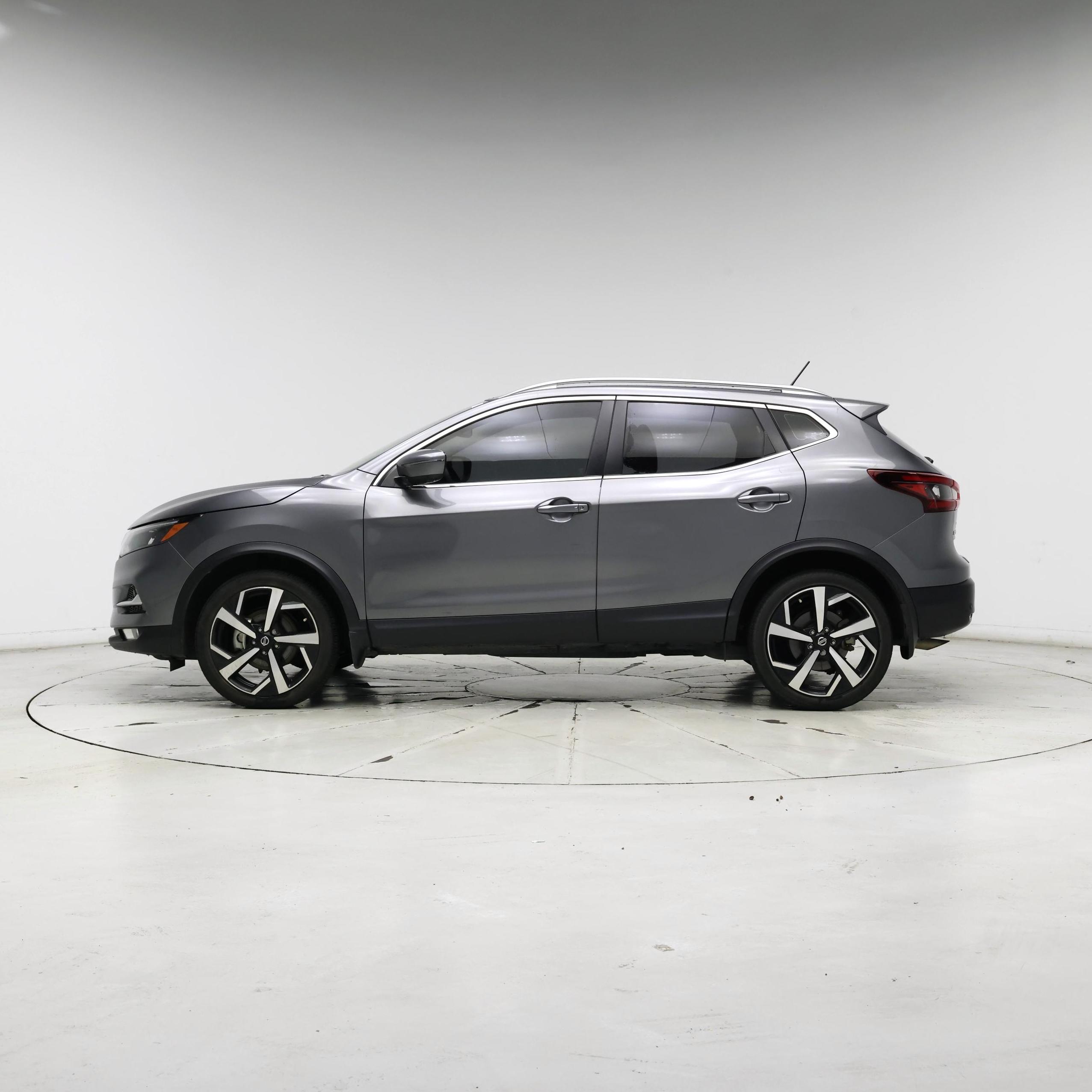 Thumbnail: 2022 Nissan Rogue Sport - 3