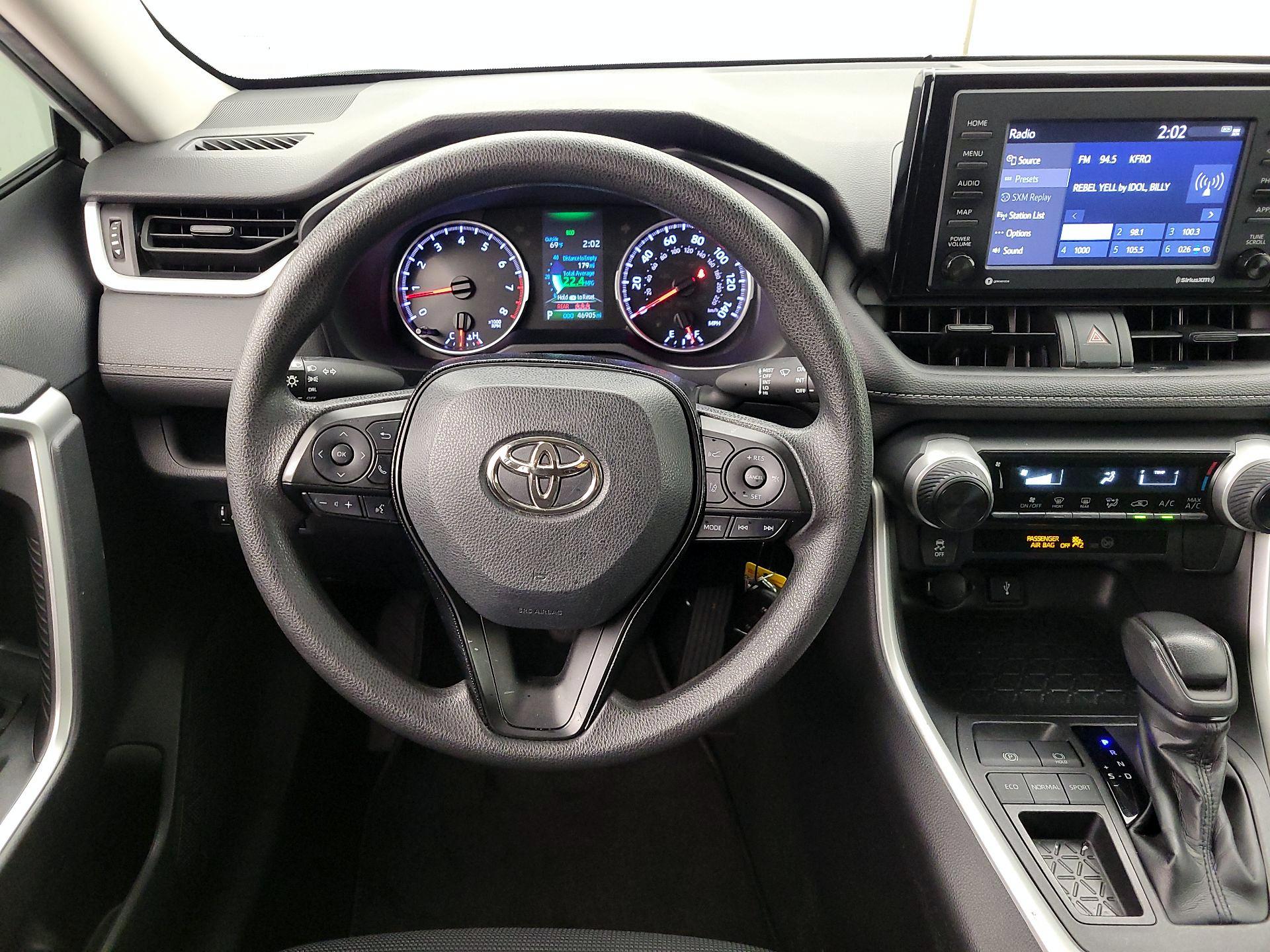 Thumbnail: 2020 Toyota RAV4 - 10