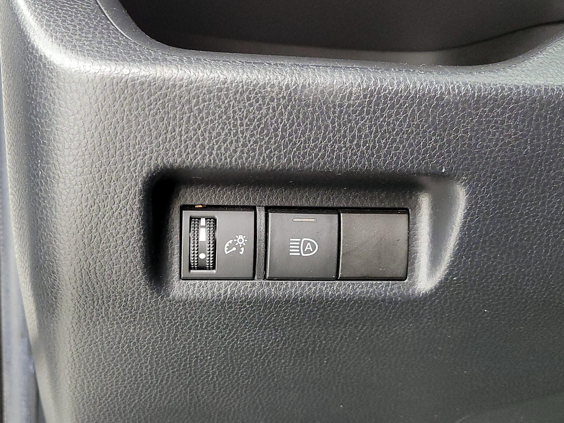 Thumbnail: 2020 Toyota RAV4 - 13