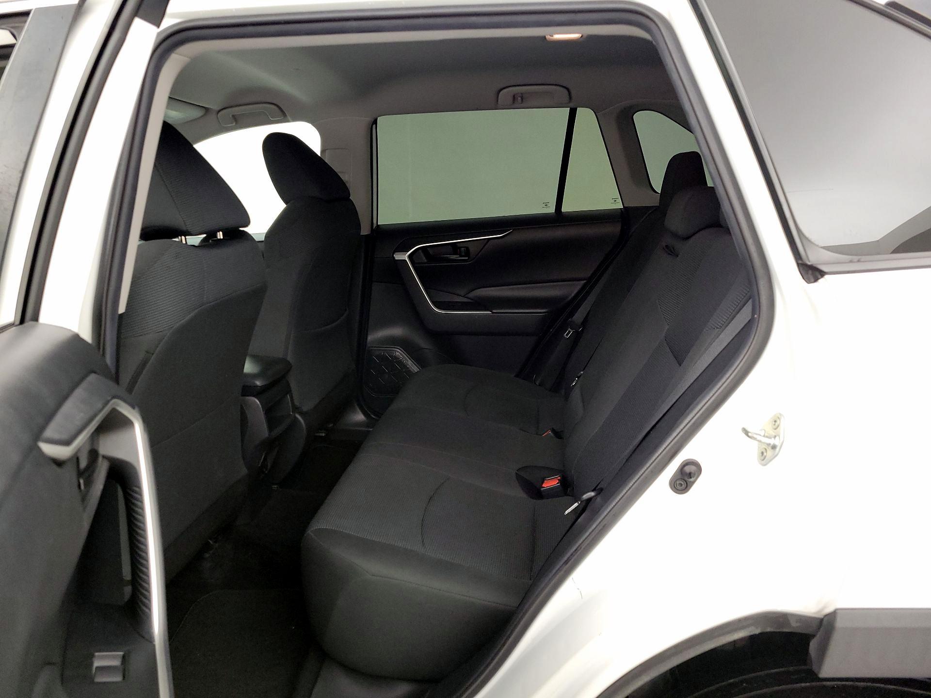 Thumbnail: 2020 Toyota RAV4 - 20