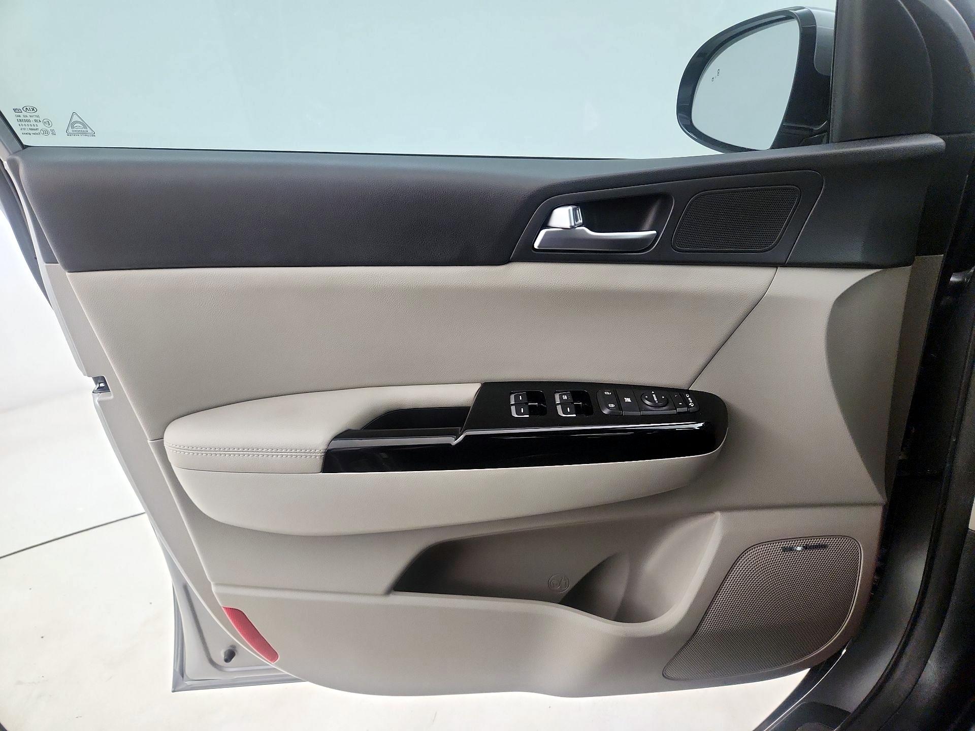 Thumbnail: 2021 Kia Sportage - 12