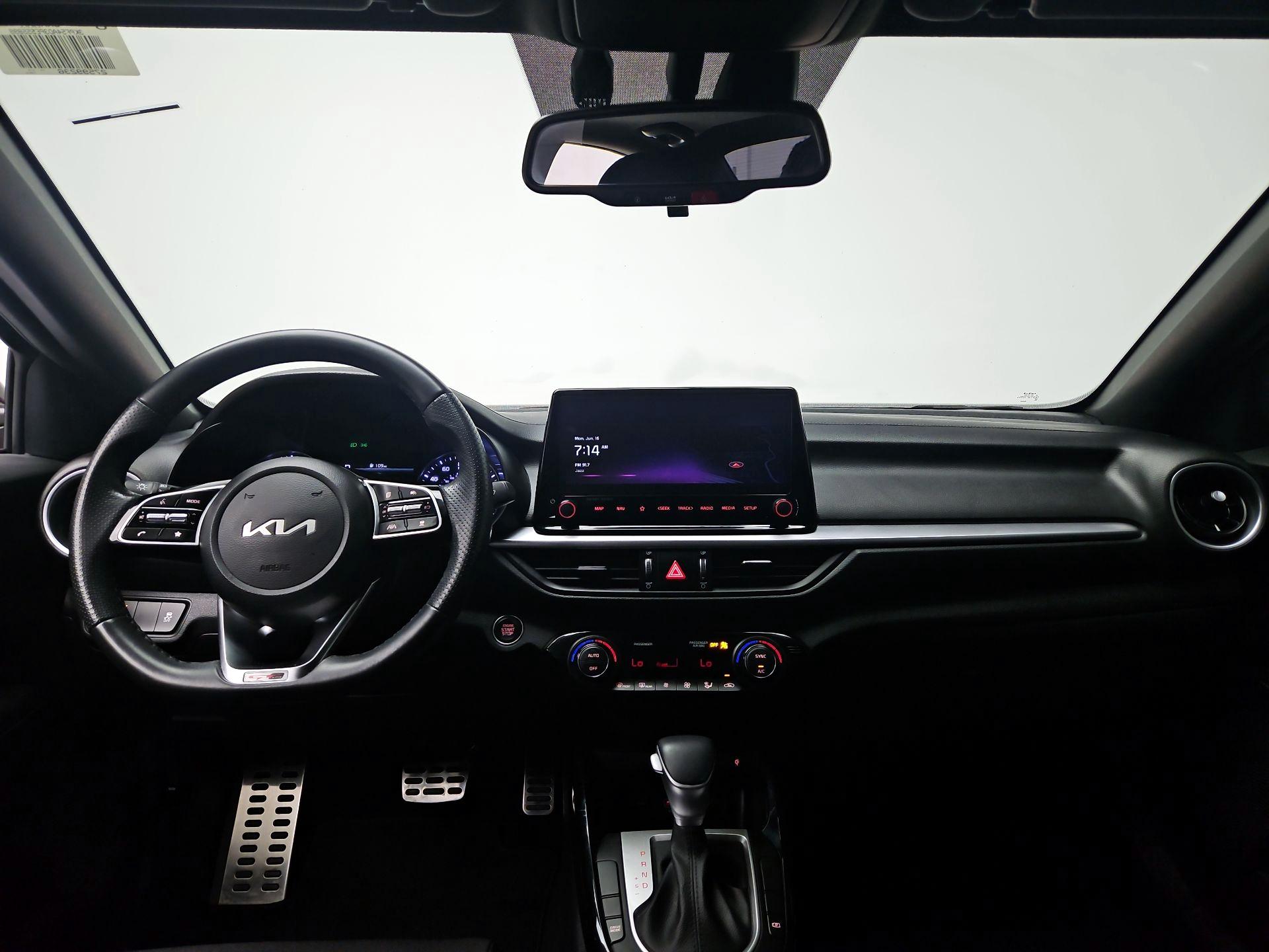 Thumbnail: 2023 Kia Forte - 9