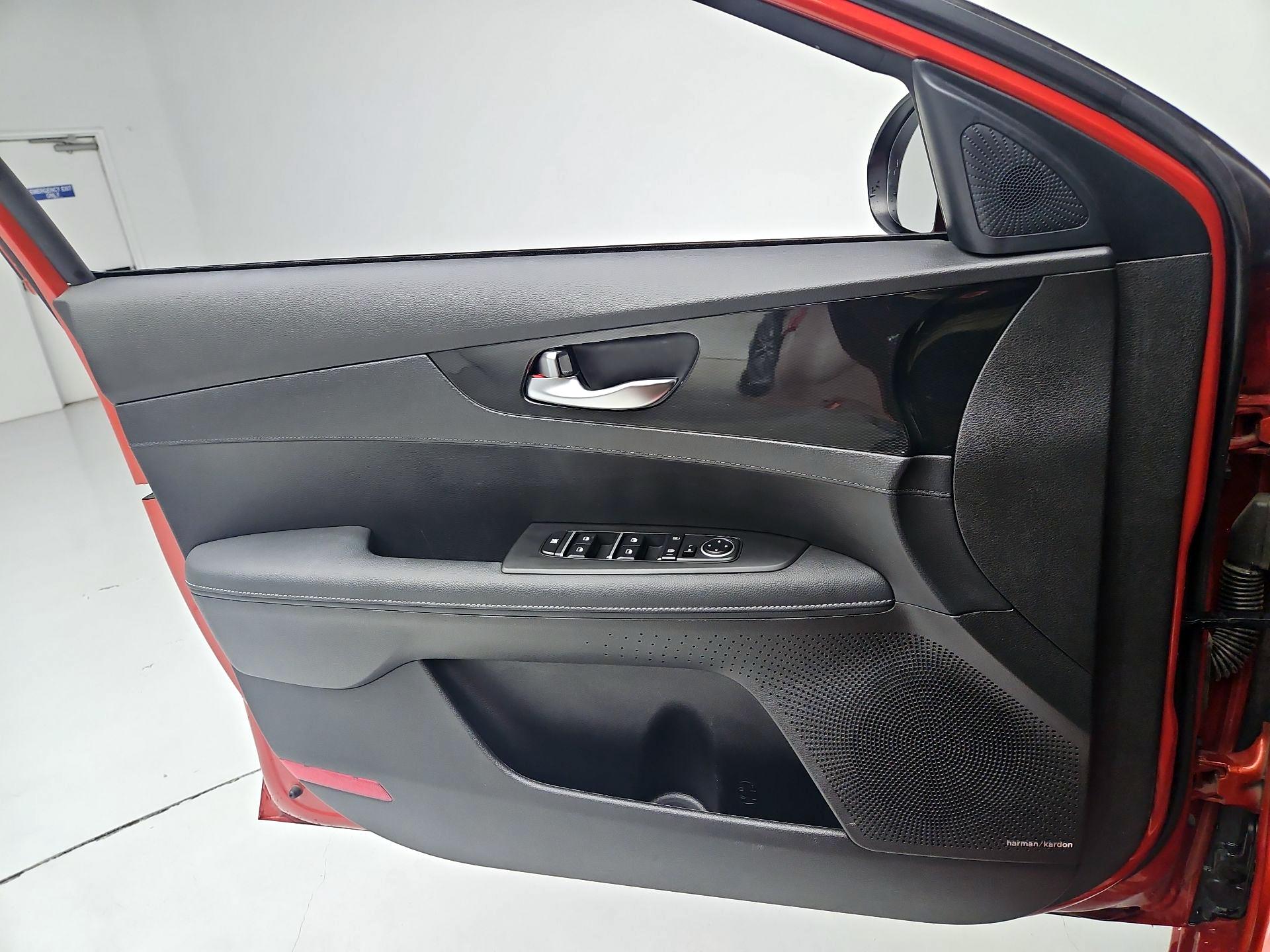Thumbnail: 2023 Kia Forte - 12