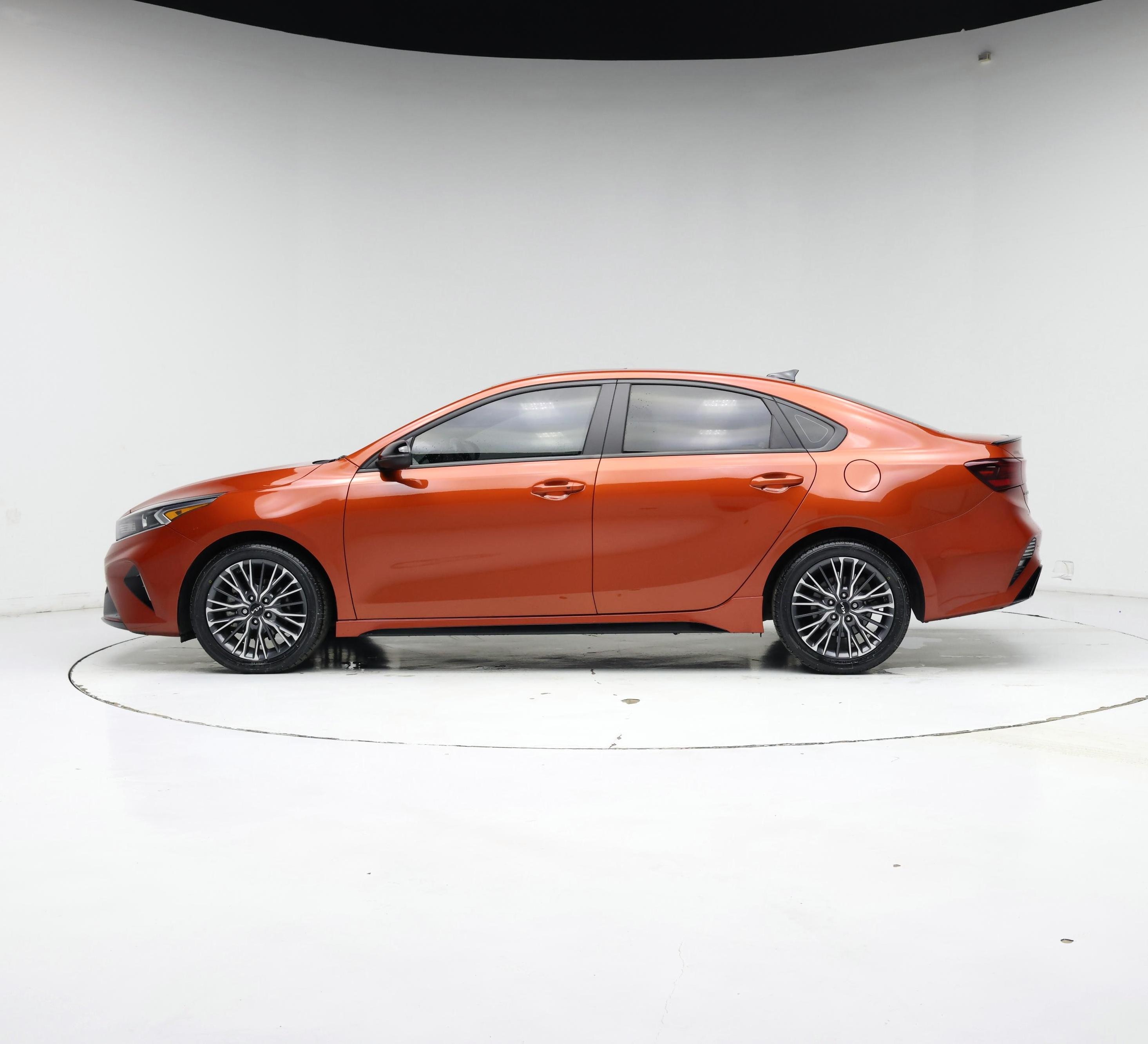Thumbnail: 2023 Kia Forte - 3