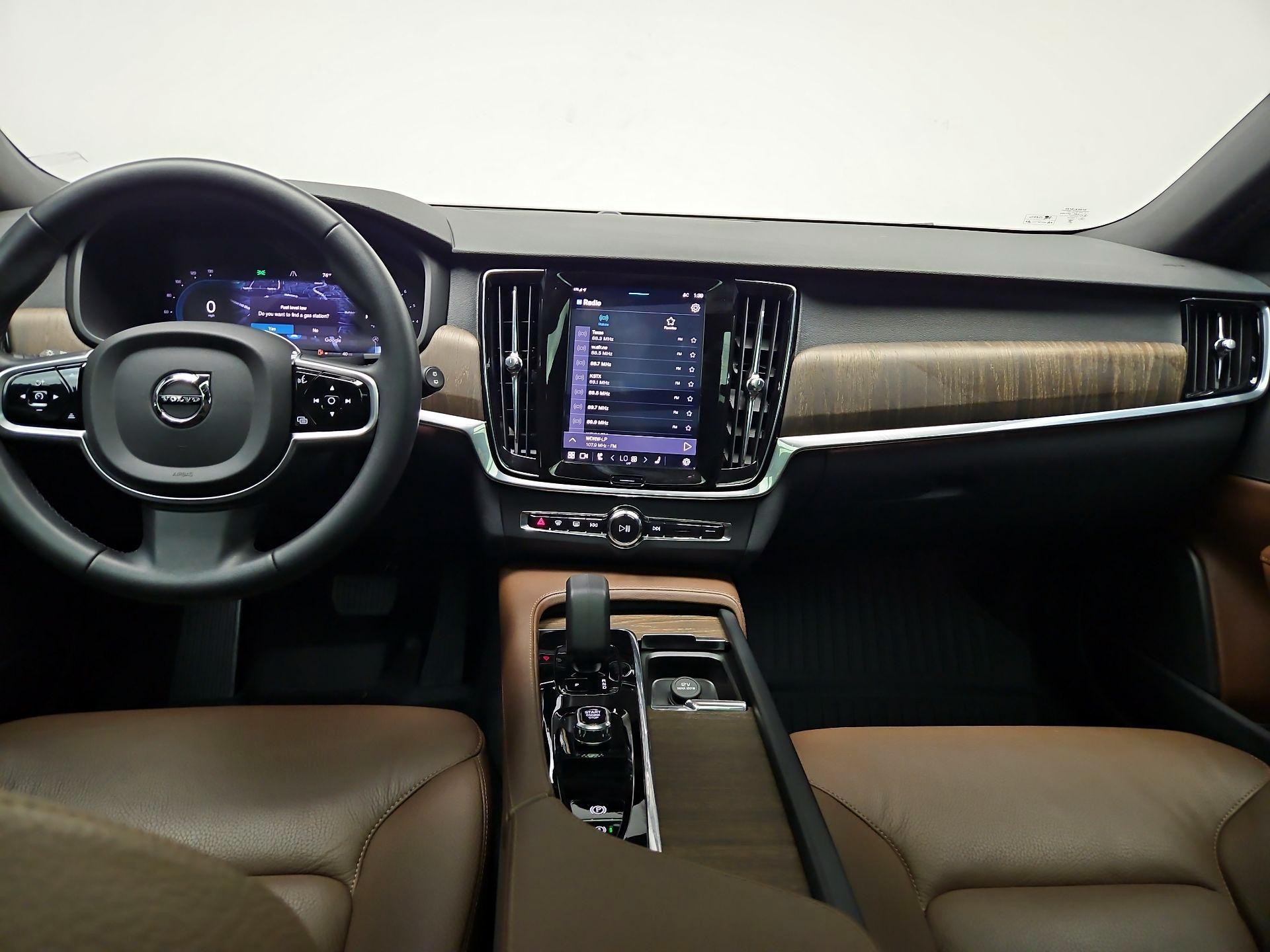Thumbnail: 2023 Volvo S90 - 9