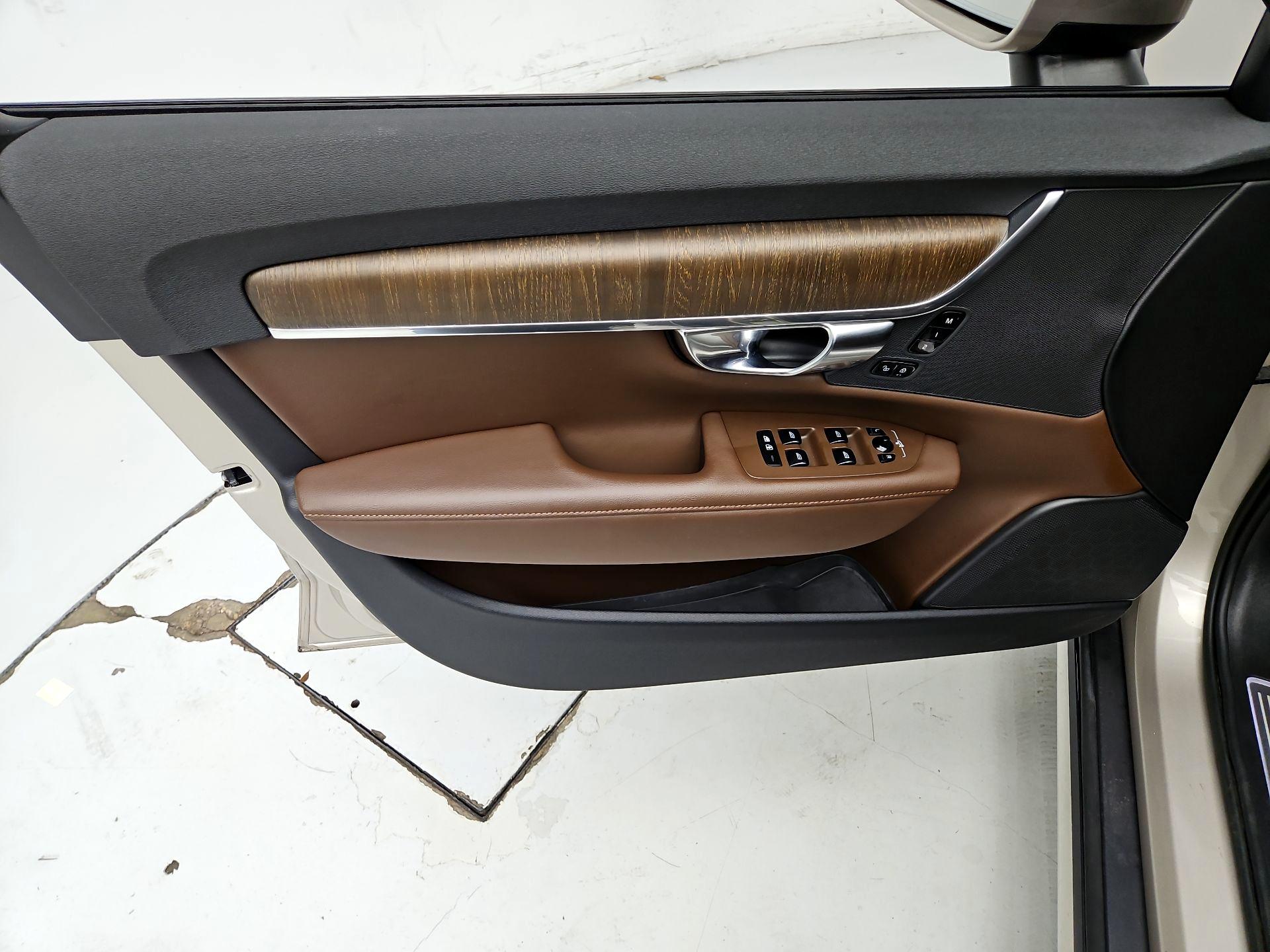 Thumbnail: 2023 Volvo S90 - 12