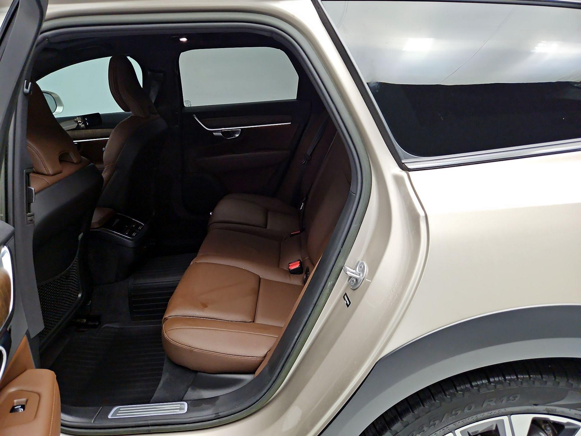 Thumbnail: 2023 Volvo S90 - 20