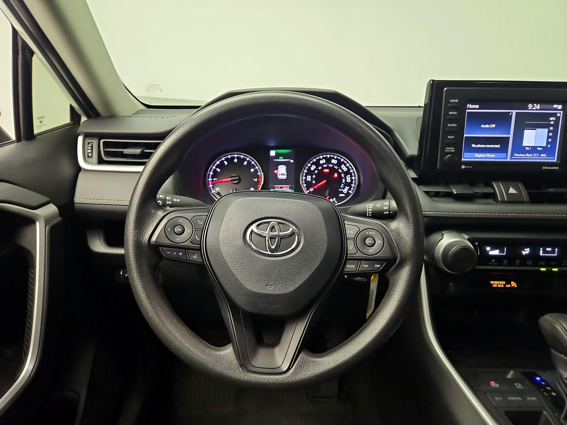 Thumbnail: 2022 Toyota RAV4 - 10