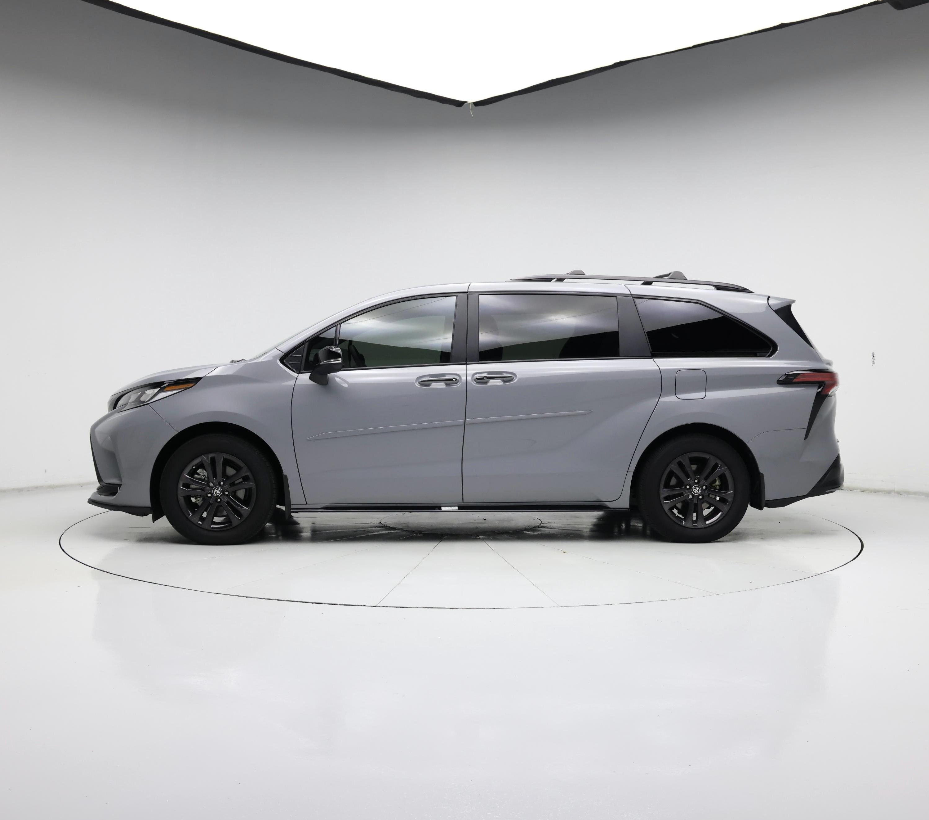 Thumbnail: 2025 Toyota Sienna - 3