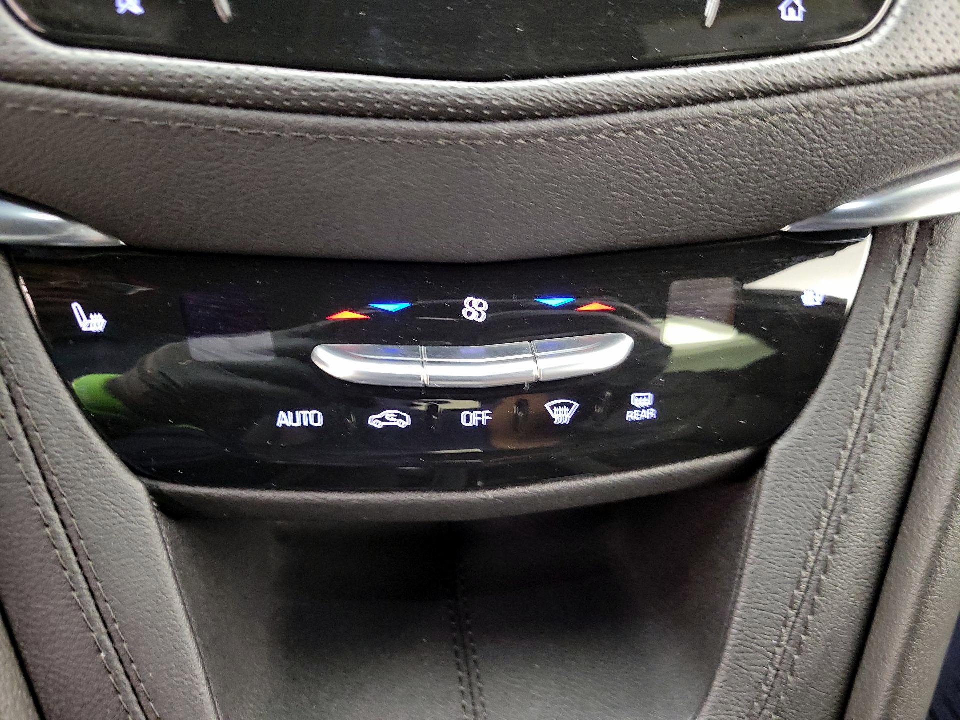 Thumbnail: 2023 Cadillac XT5 - 16