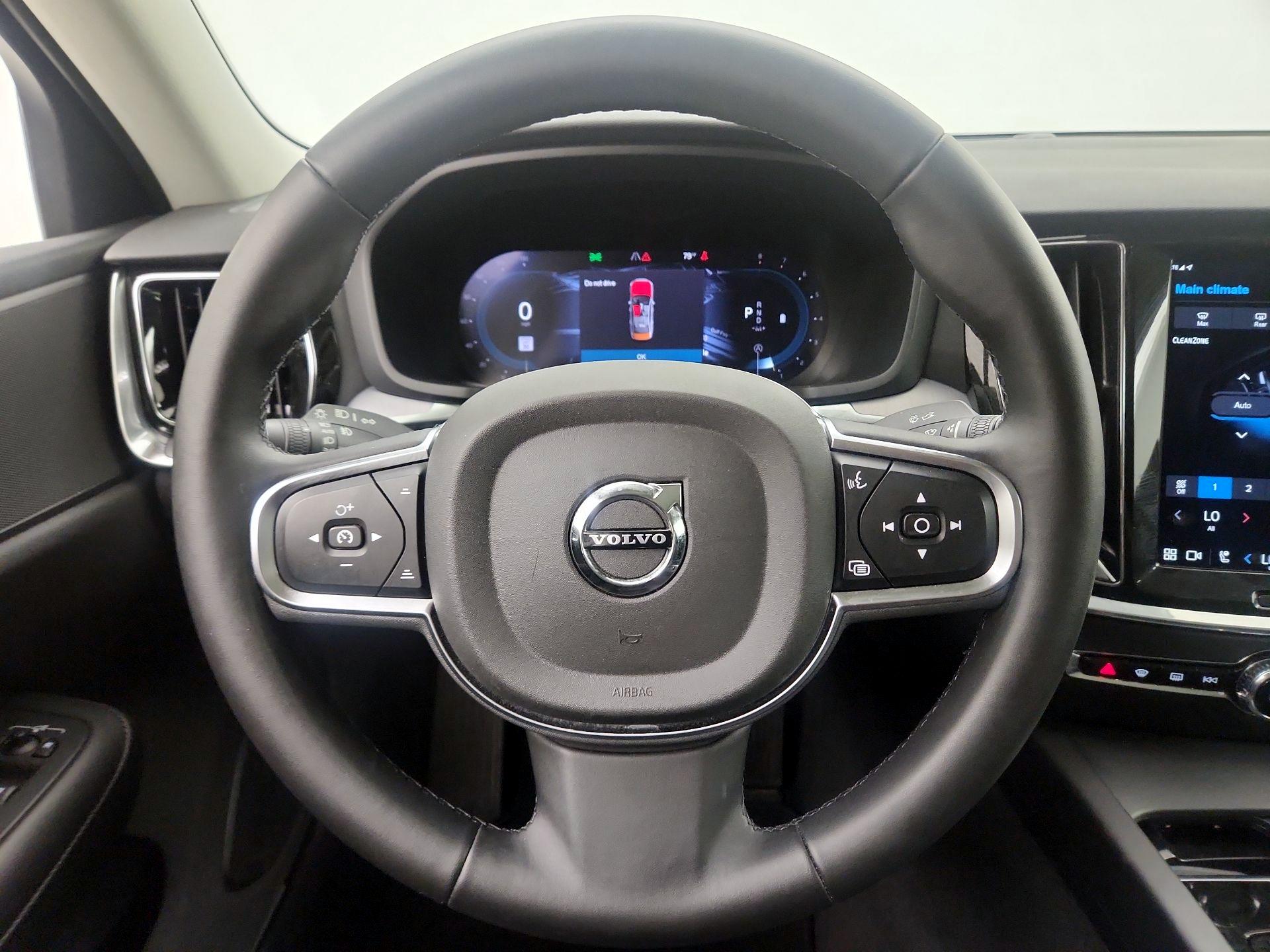 Thumbnail: 2025 Volvo S60 - 10