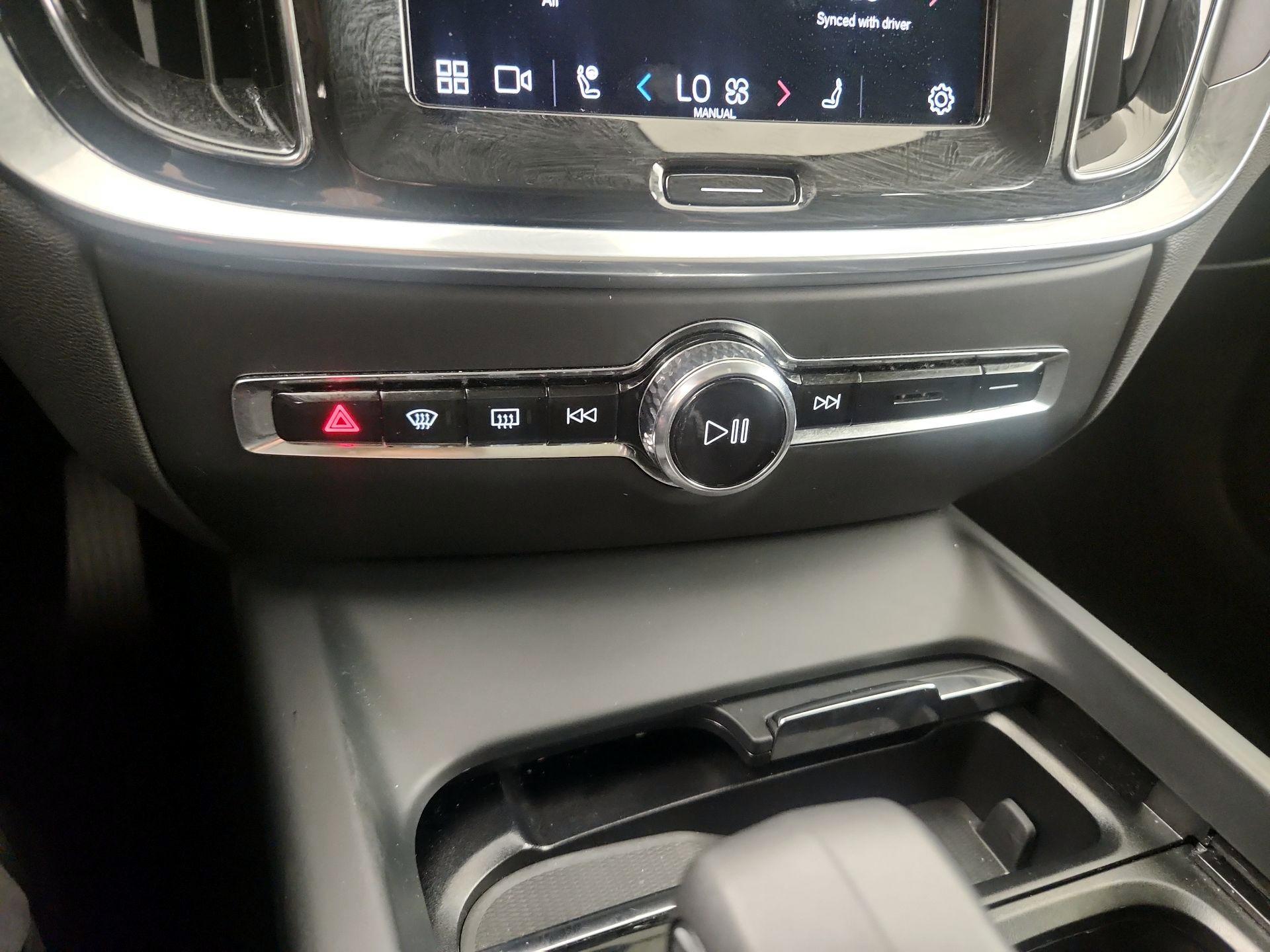 Thumbnail: 2025 Volvo S60 - 16