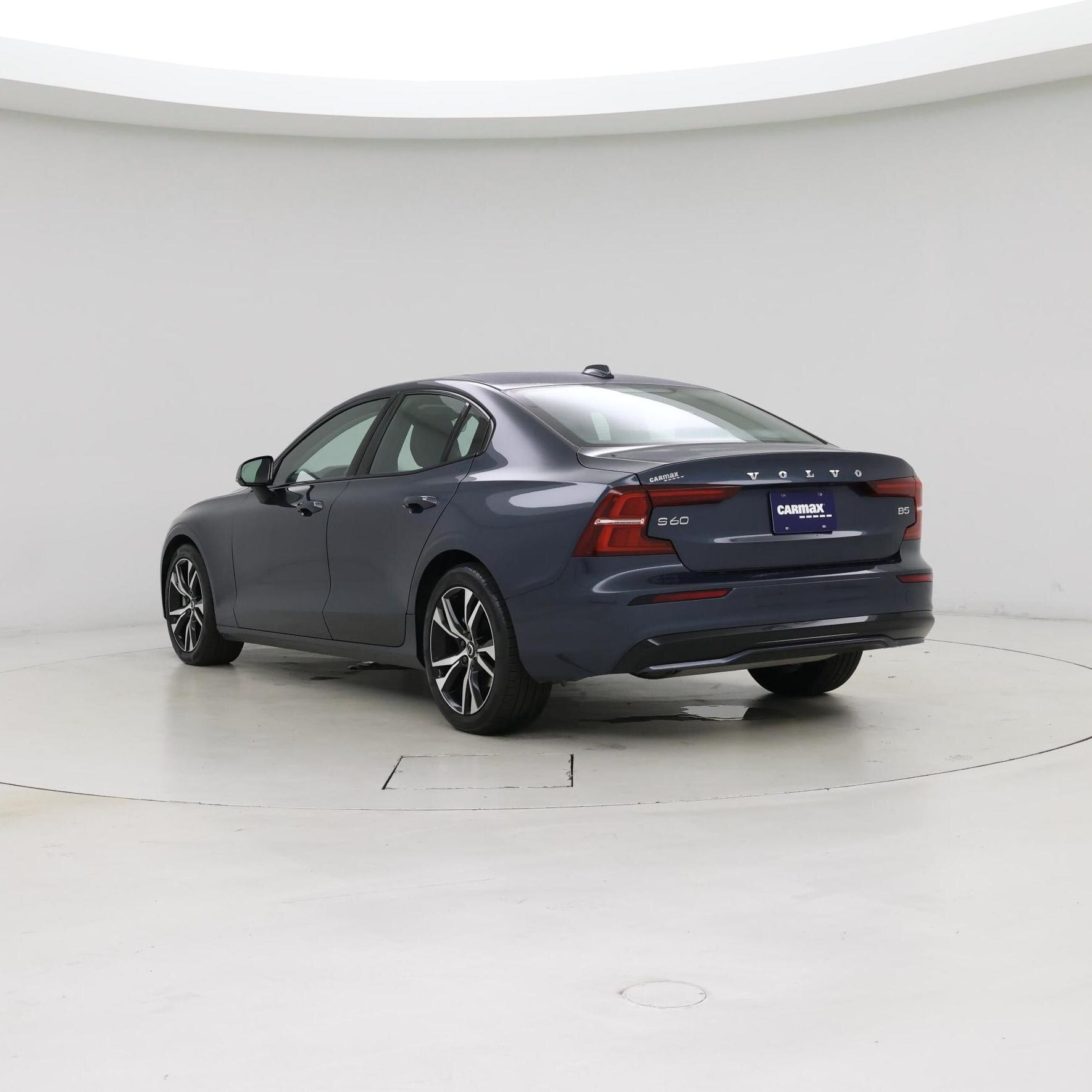Thumbnail: 2025 Volvo S60 - 2