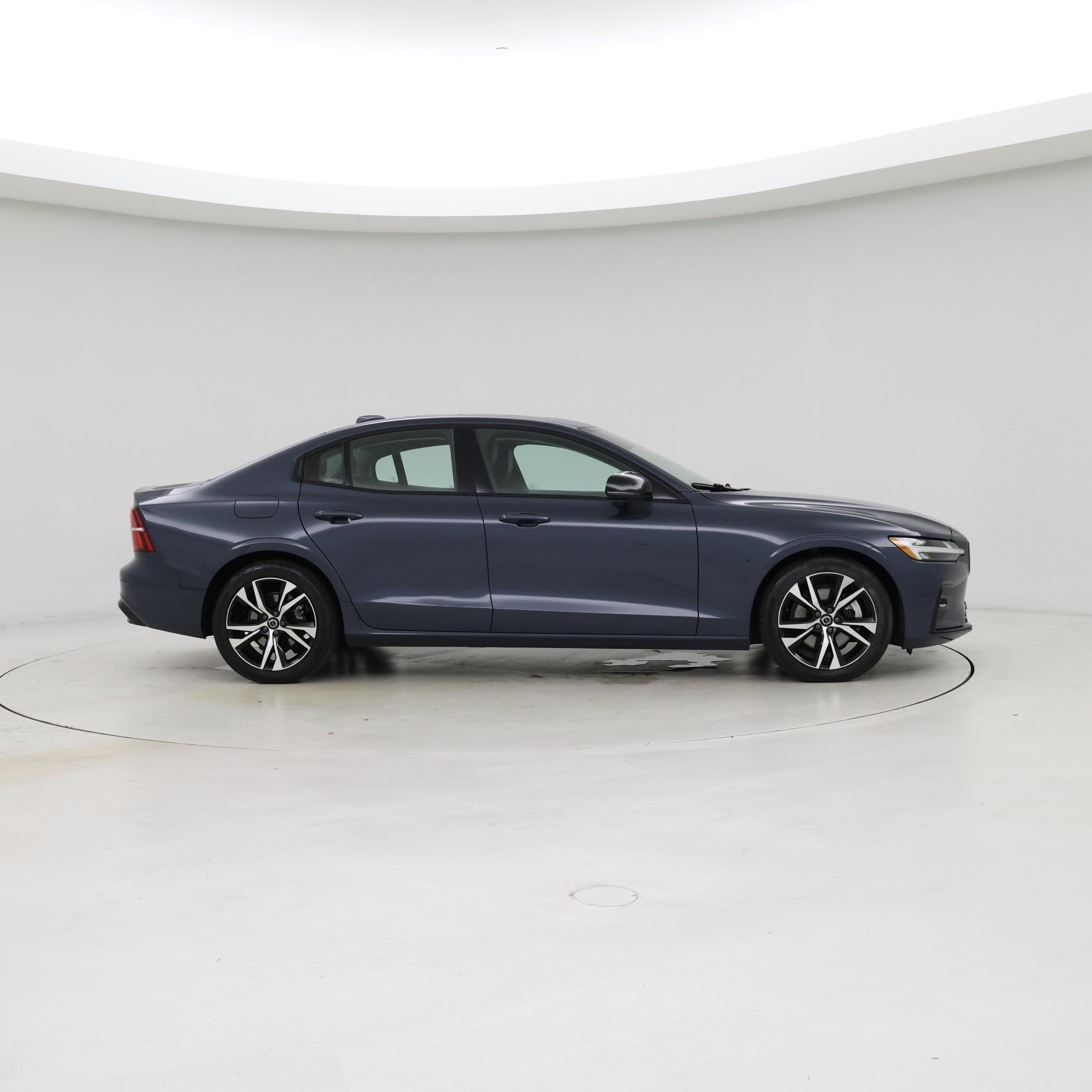 Thumbnail: 2025 Volvo S60 - 7