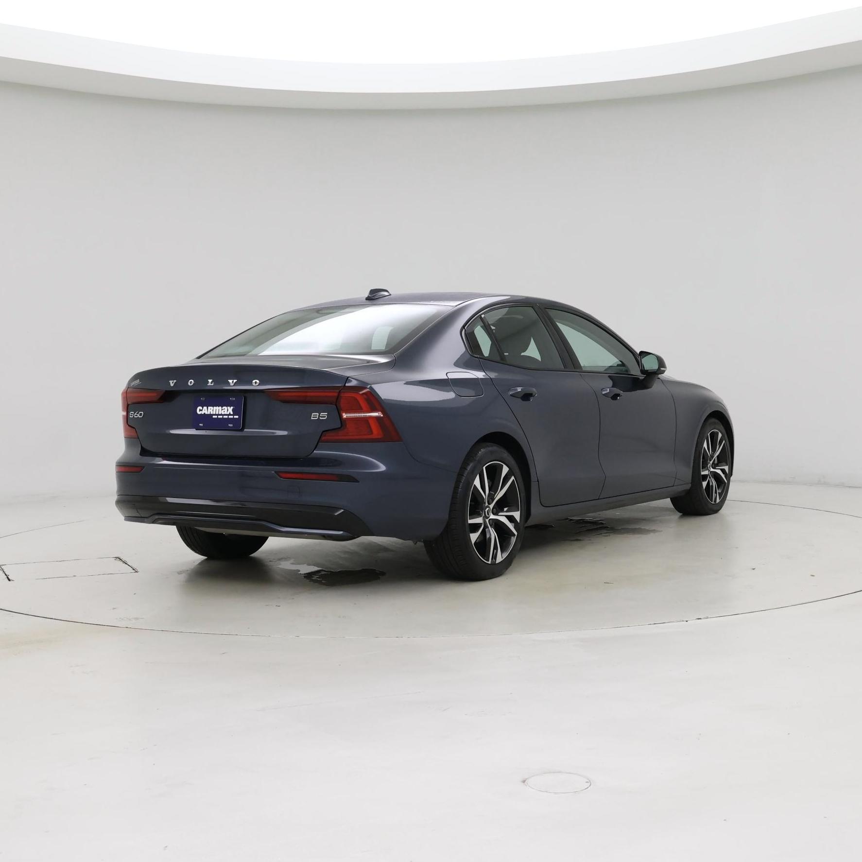 Thumbnail: 2025 Volvo S60 - 8