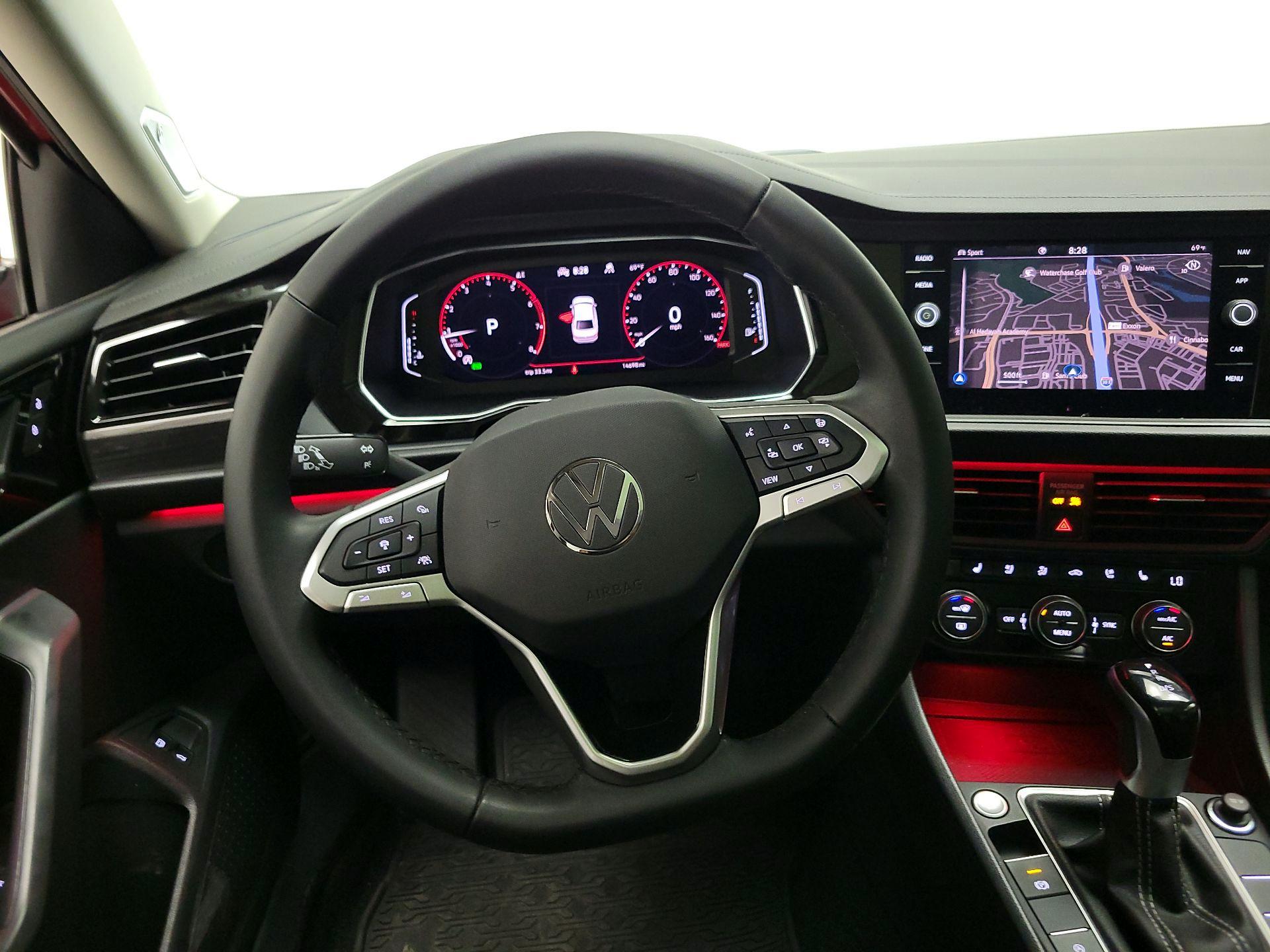 Thumbnail: 2024 Volkswagen Jetta - 10