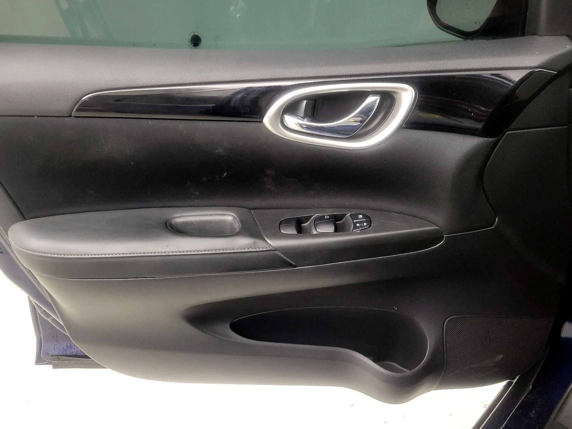Thumbnail: 2019 Nissan Sentra - 12