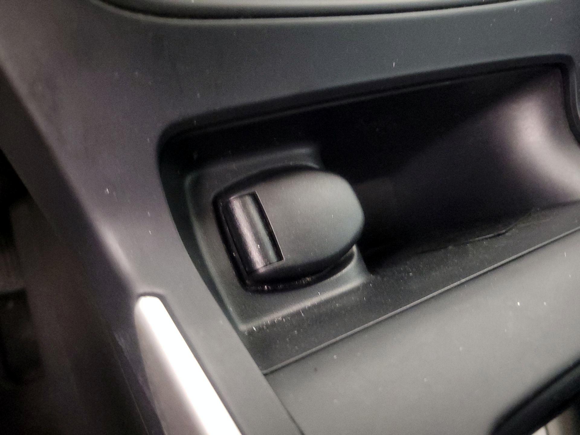 Thumbnail: 2019 Nissan Sentra - 18