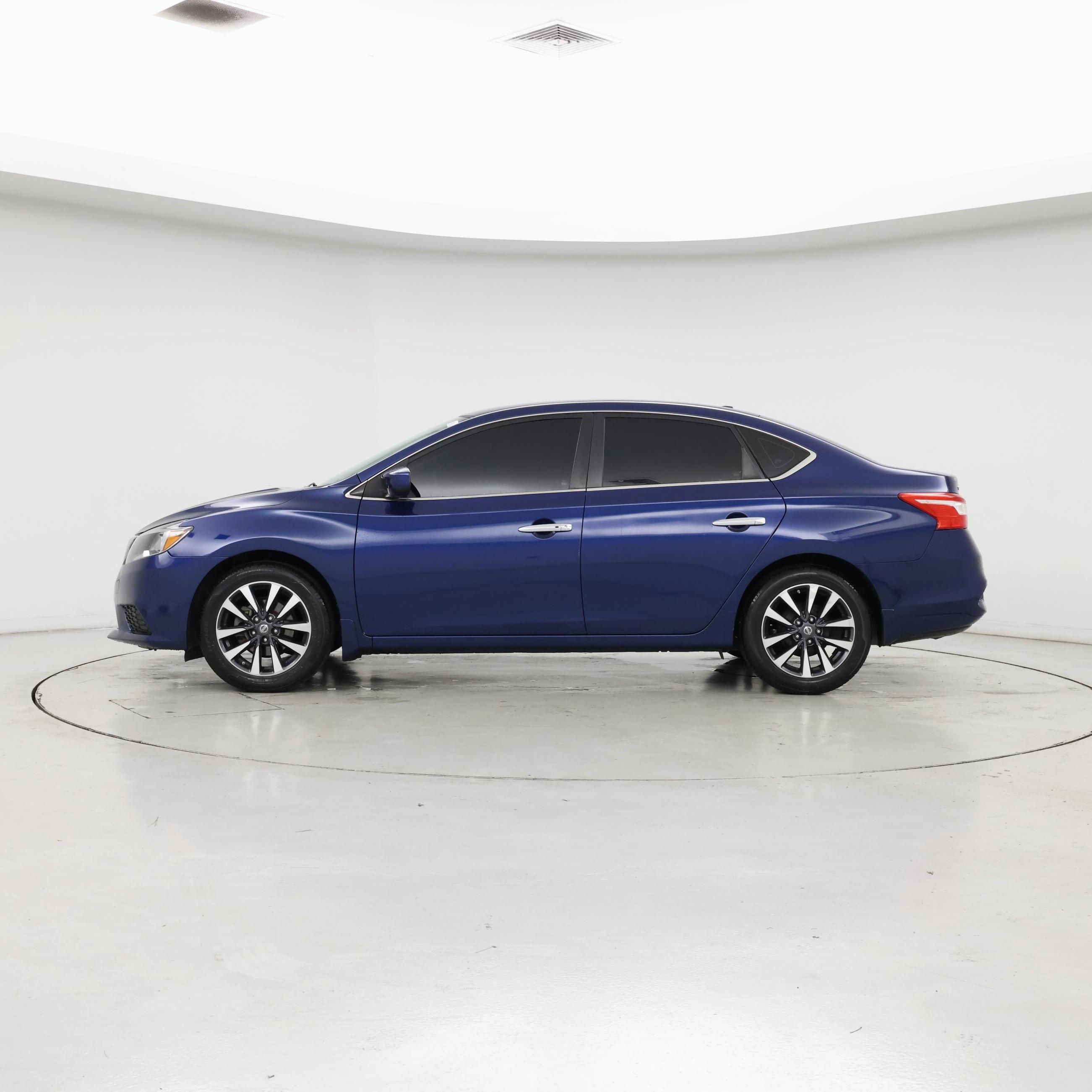 Thumbnail: 2019 Nissan Sentra - 3