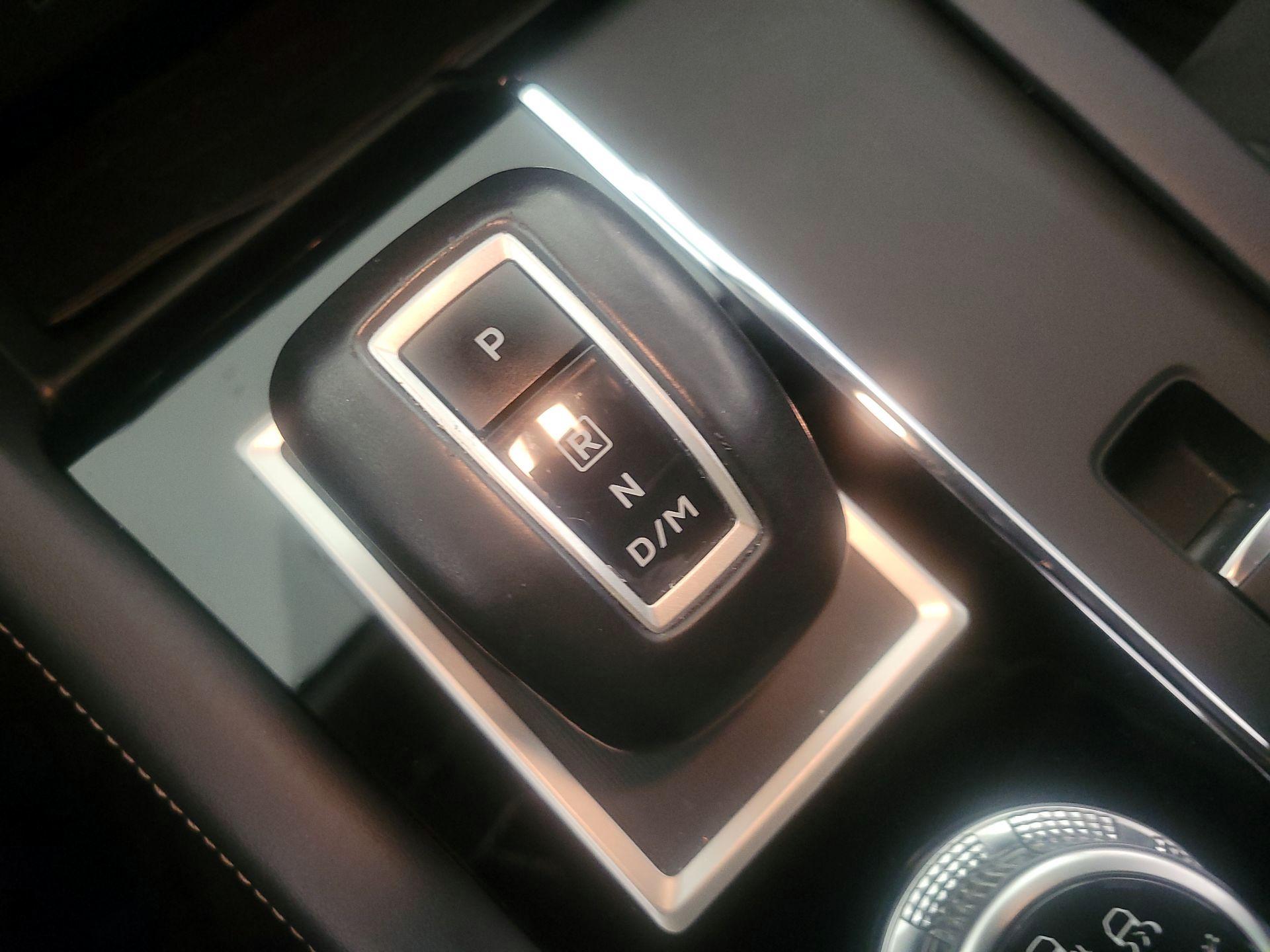 Thumbnail: 2023 Mitsubishi Outlander - 18