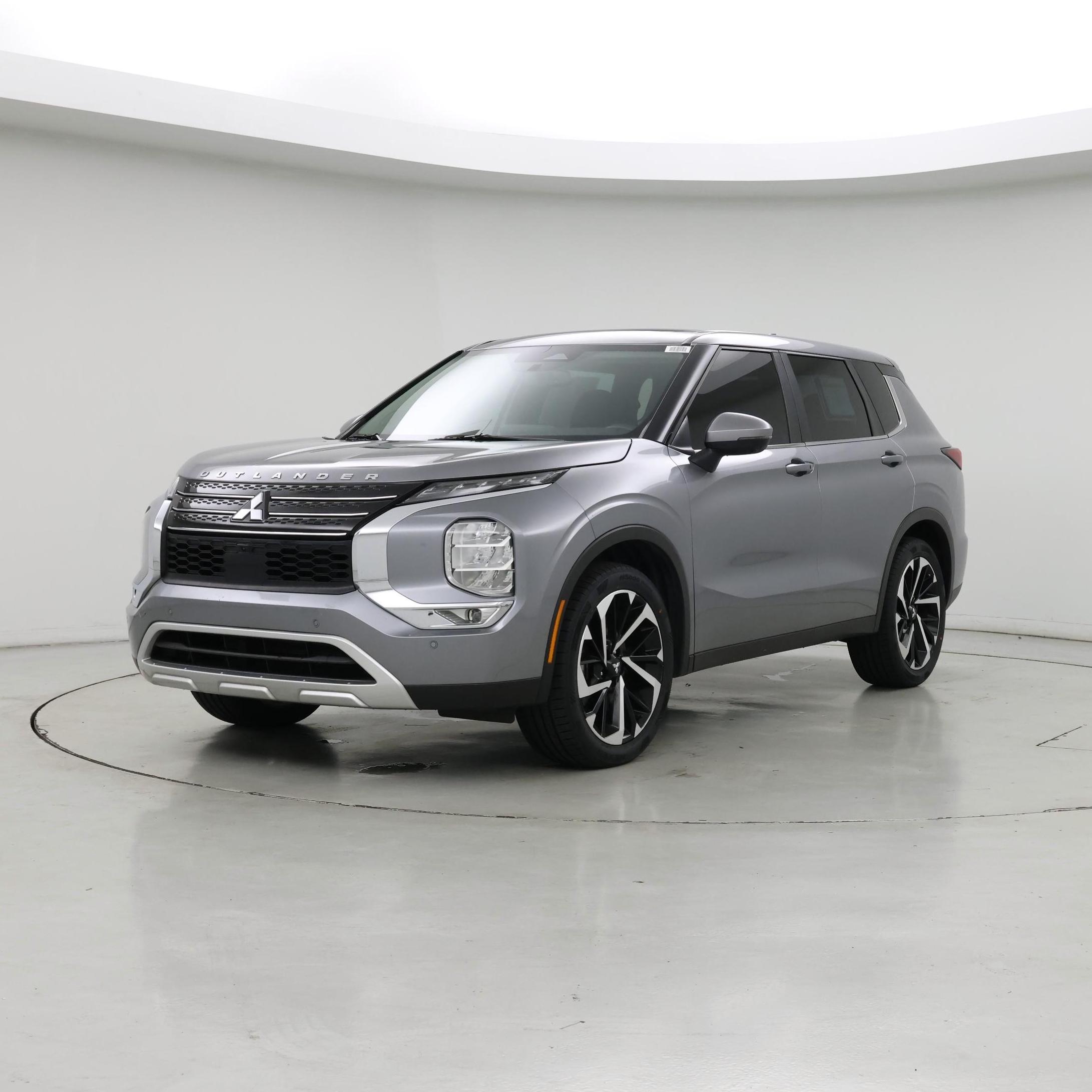 Thumbnail: 2023 Mitsubishi Outlander - 4