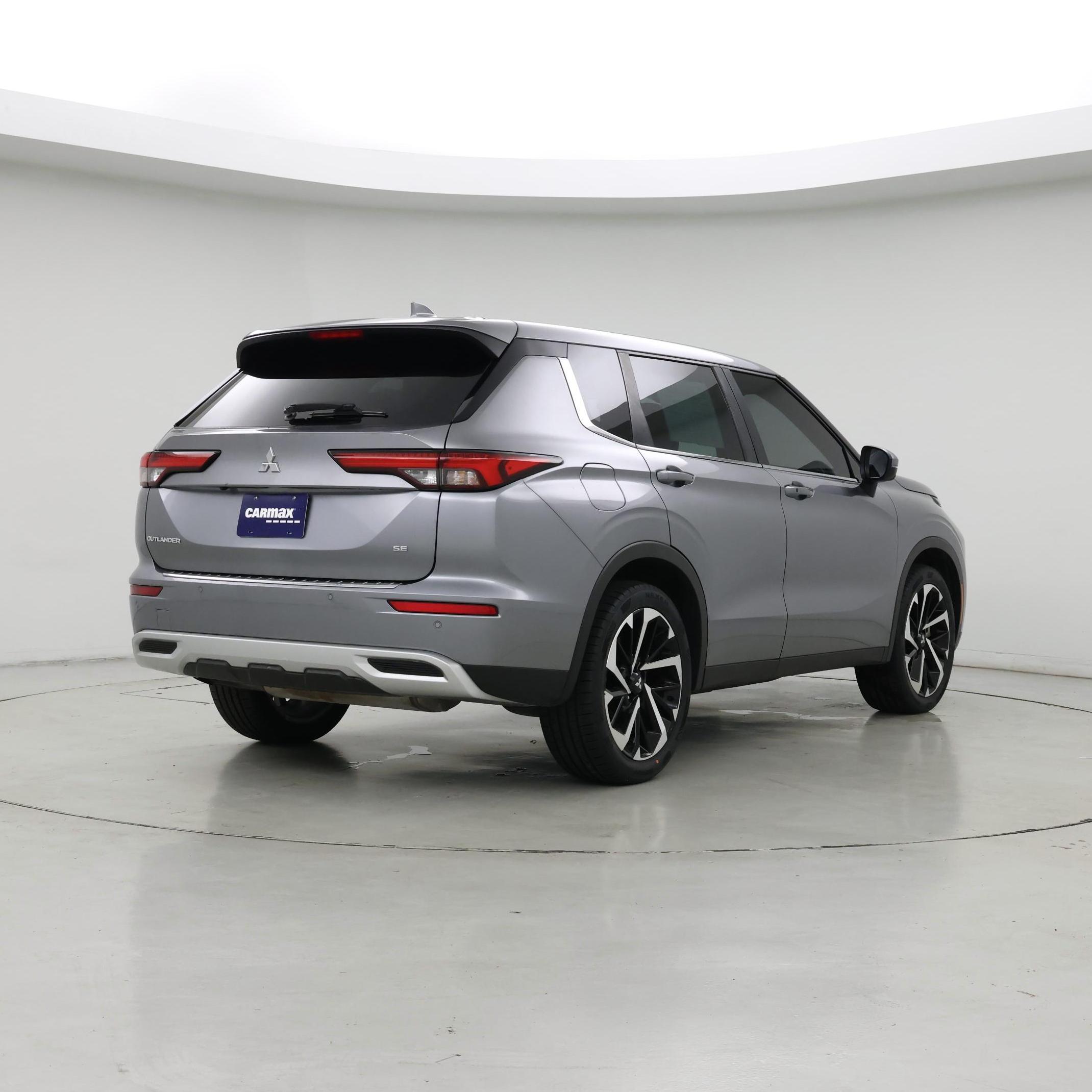 Thumbnail: 2023 Mitsubishi Outlander - 8