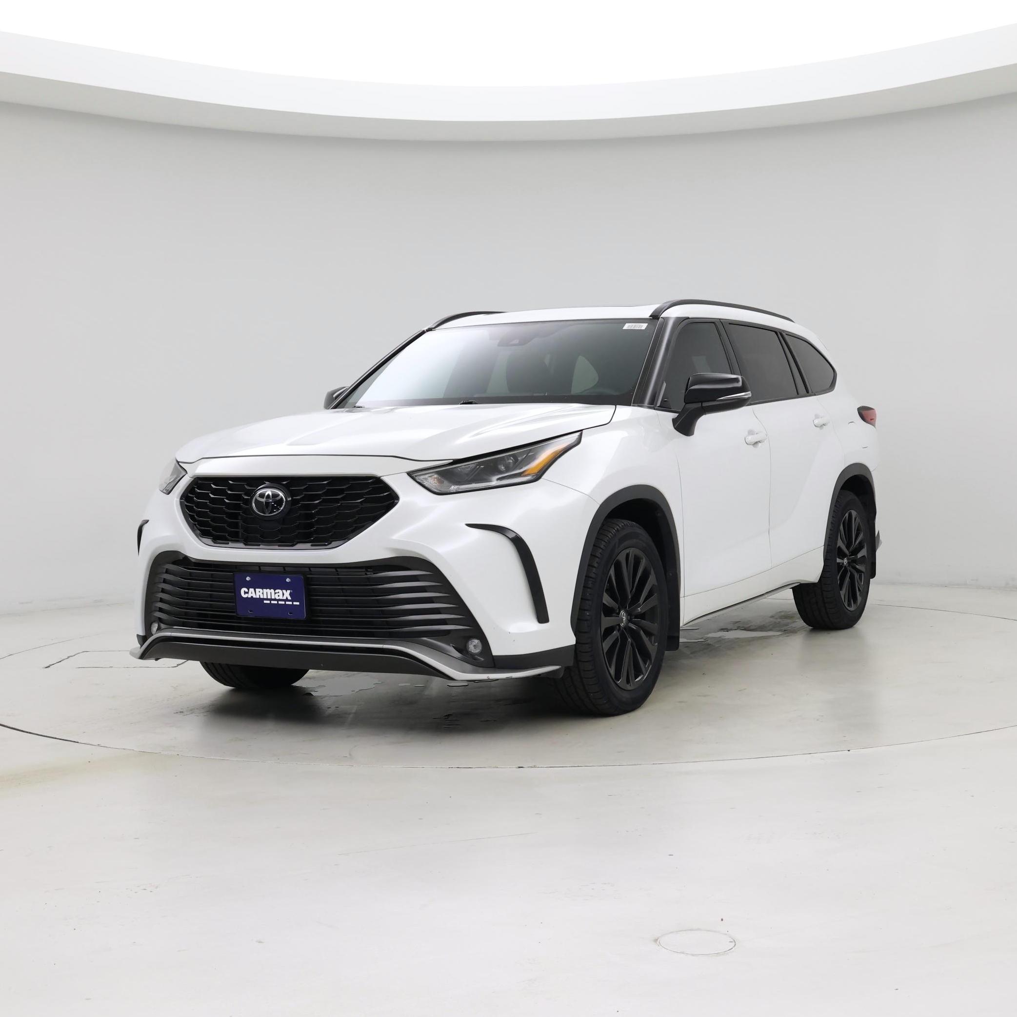 Thumbnail: 2023 Toyota Highlander - 4